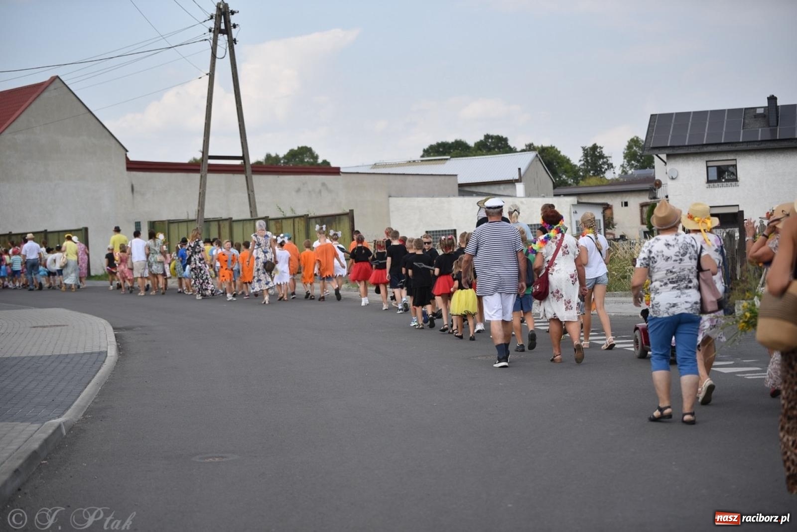 Zdjęcie w galerii na portalu naszraciborz.pl: Kolorowe pożegnanie Lata w Krzanowicach [FOTO i WIDEO] wiadomości z regionu