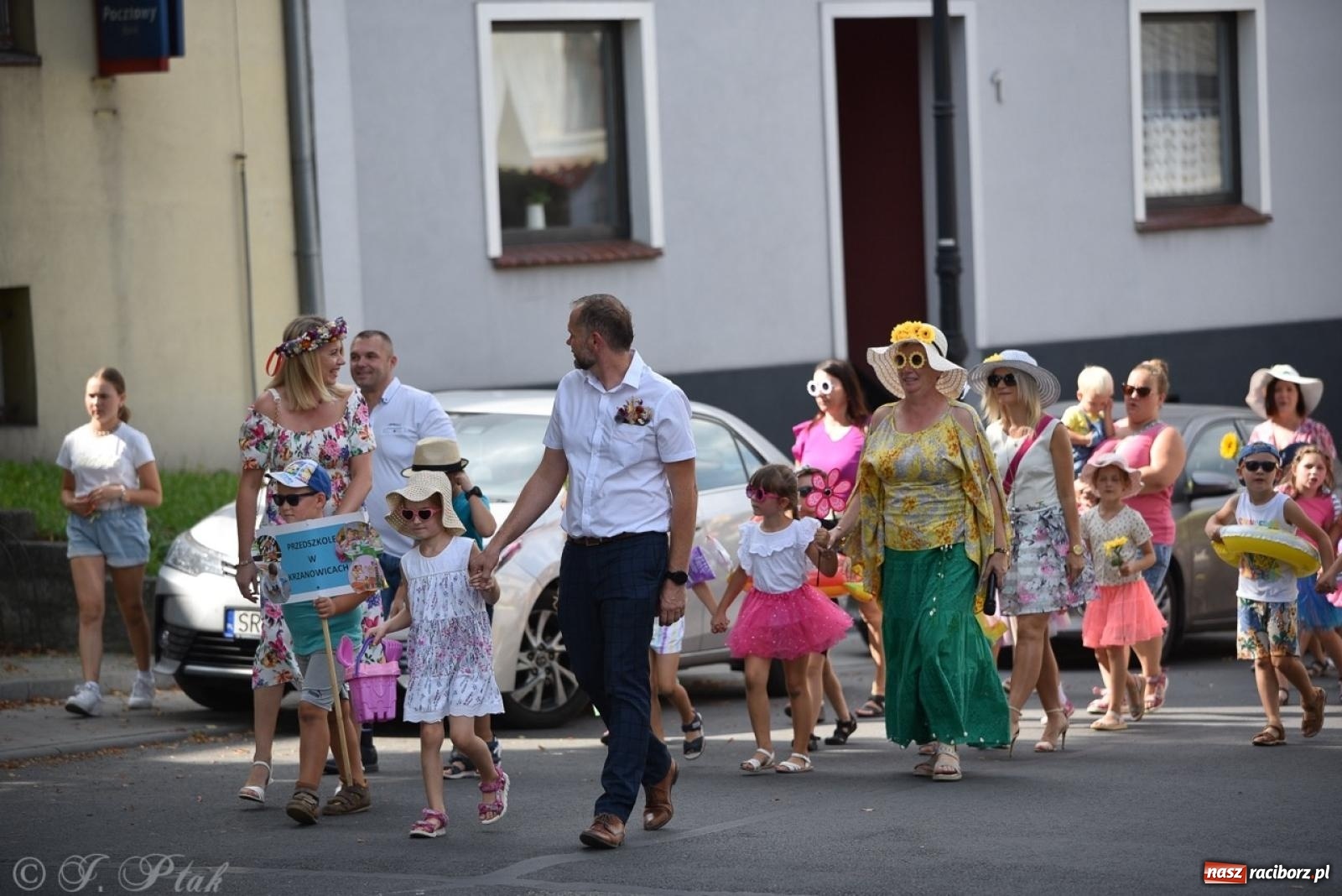 Zdjęcie w galerii na portalu naszraciborz.pl: Kolorowe pożegnanie Lata w Krzanowicach [FOTO i WIDEO] wiadomości z regionu