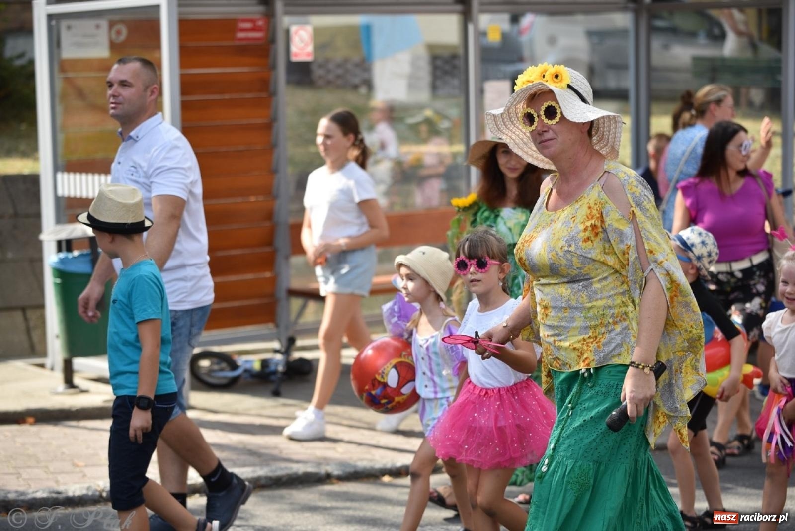 Zdjęcie w galerii na portalu naszraciborz.pl: Kolorowe pożegnanie Lata w Krzanowicach [FOTO i WIDEO] wiadomości z regionu