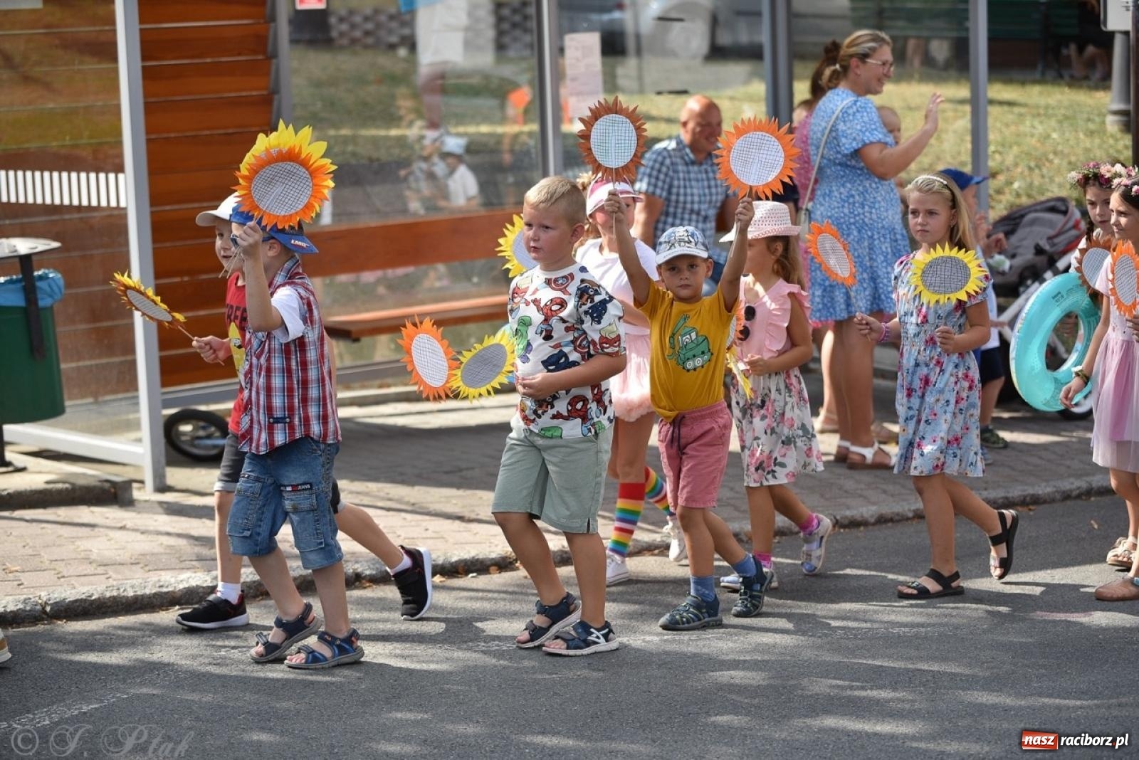 Zdjęcie w galerii na portalu naszraciborz.pl: Kolorowe pożegnanie Lata w Krzanowicach [FOTO i WIDEO] wiadomości z regionu