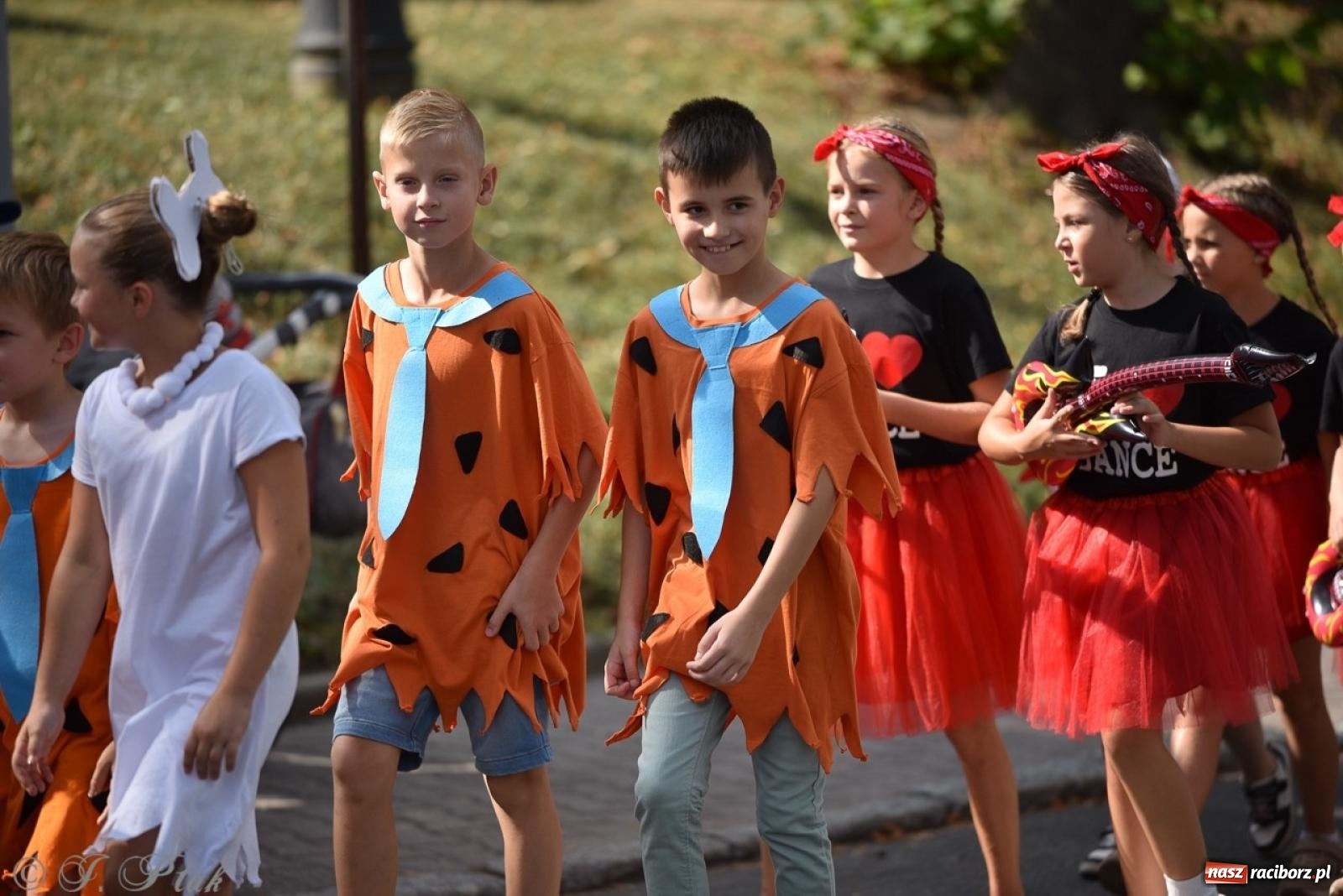 Zdjęcie w galerii na portalu naszraciborz.pl: Kolorowe pożegnanie Lata w Krzanowicach [FOTO i WIDEO] wiadomości z regionu