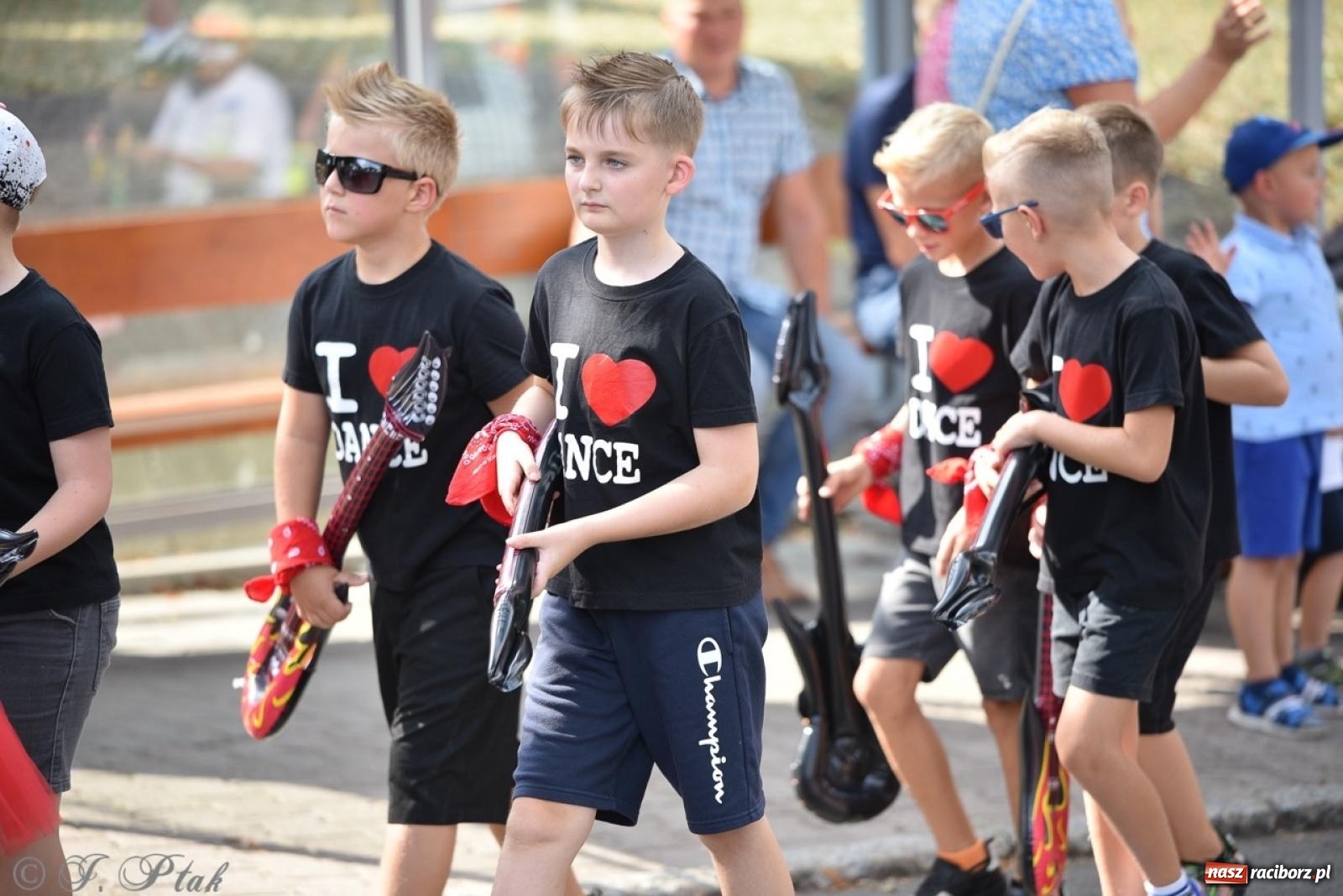 Zdjęcie w galerii na portalu naszraciborz.pl: Kolorowe pożegnanie Lata w Krzanowicach [FOTO i WIDEO] wiadomości z regionu