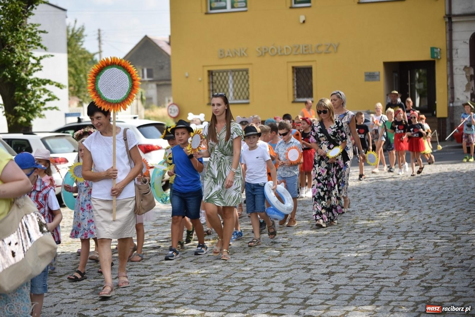 Zdjęcie w galerii na portalu naszraciborz.pl: Kolorowe pożegnanie Lata w Krzanowicach [FOTO i WIDEO] wiadomości z regionu