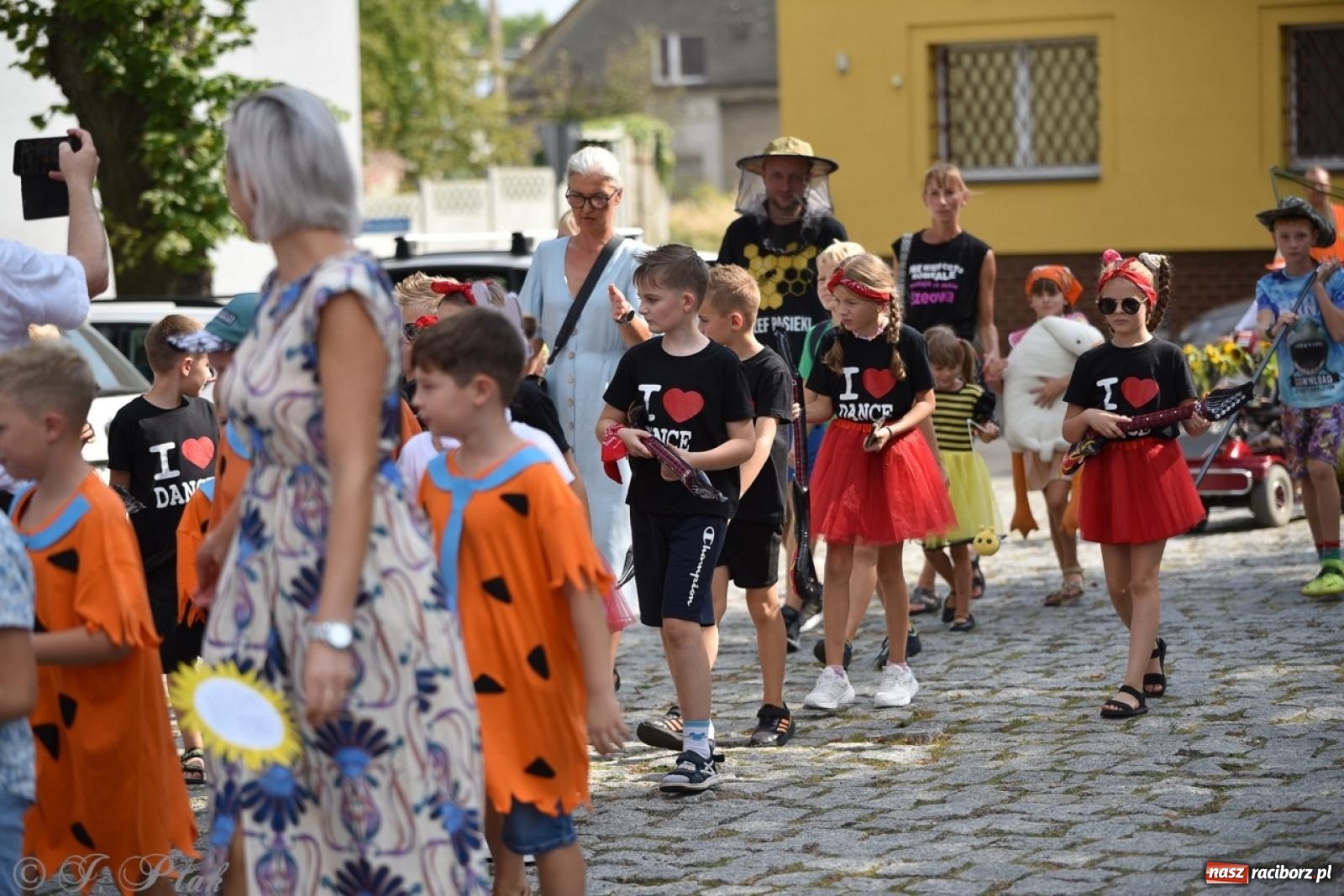 Zdjęcie w galerii na portalu naszraciborz.pl: Kolorowe pożegnanie Lata w Krzanowicach [FOTO i WIDEO] wiadomości z regionu
