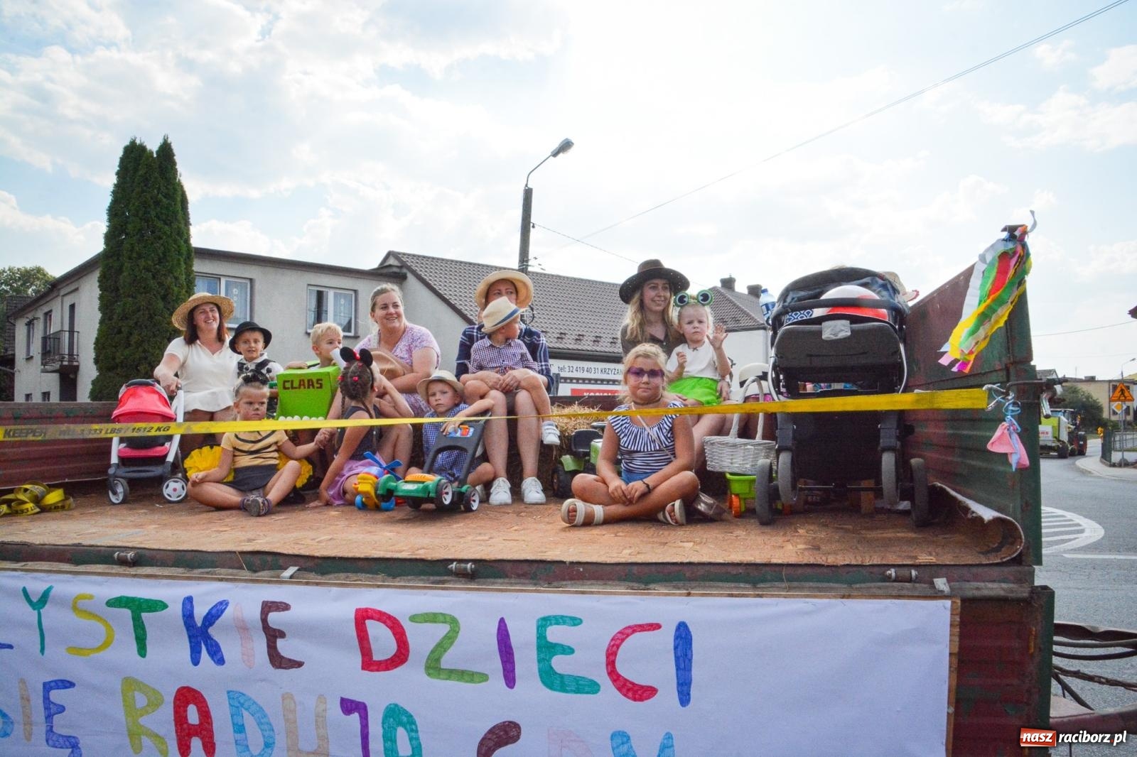 Zdjęcie w galerii na portalu naszraciborz.pl: Dożynki w Sudole – tradycja łącząca pokolenia [FOTO i WIDEO] wiadomości z regionu