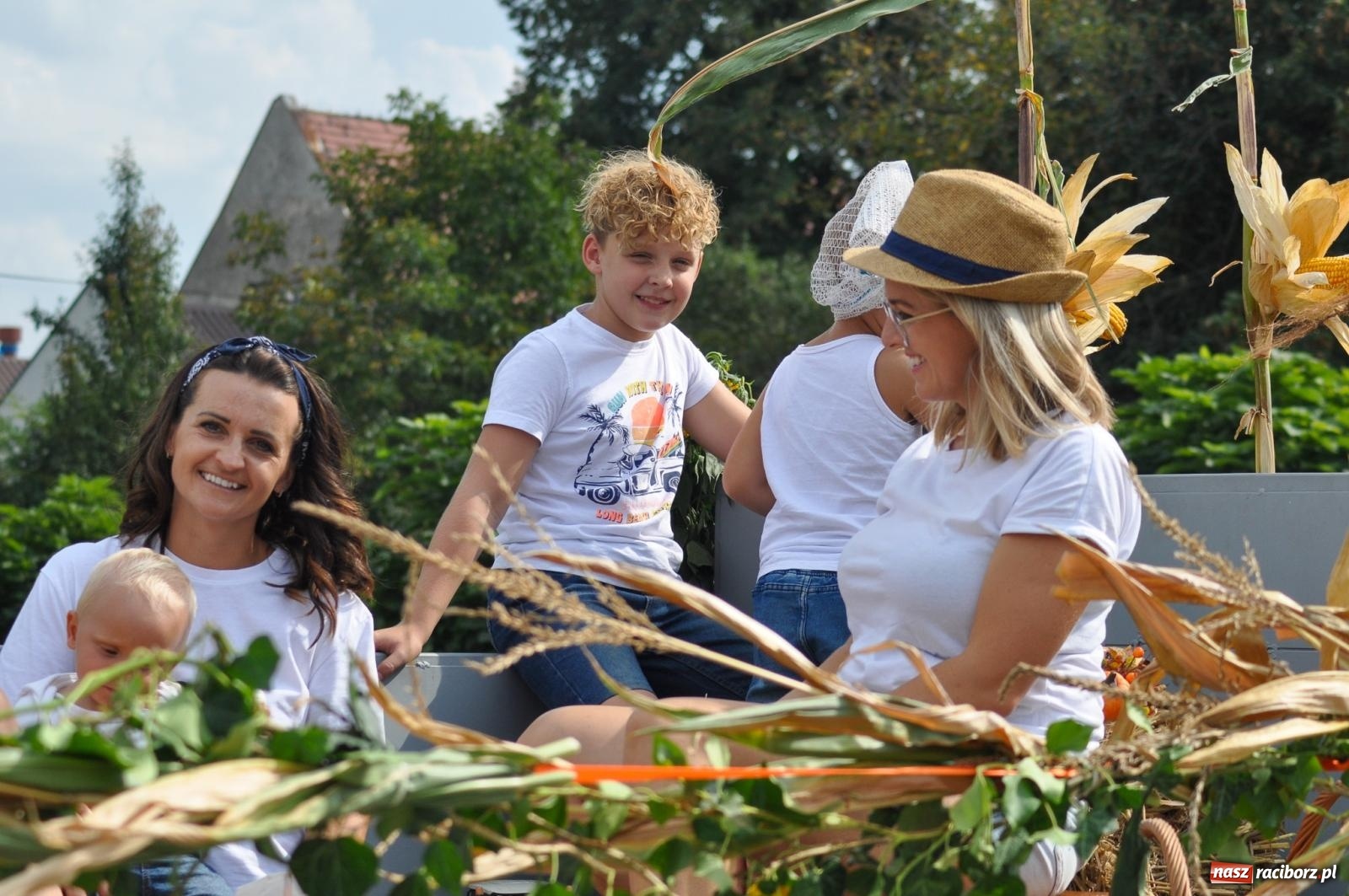 Zdjęcie w galerii na portalu naszraciborz.pl: Dożynki w Sudole – tradycja łącząca pokolenia [FOTO i WIDEO] wiadomości z regionu
