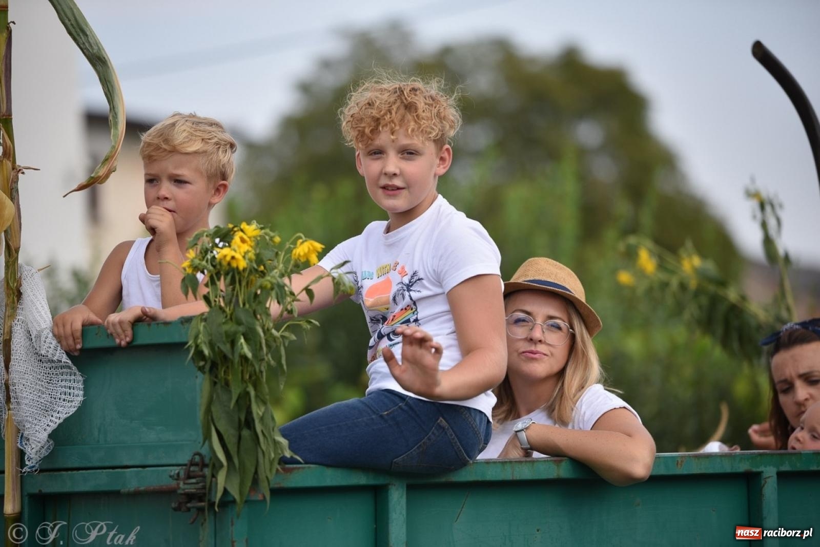 Zdjęcie w galerii na portalu naszraciborz.pl: Dożynki w Sudole – tradycja łącząca pokolenia [FOTO i WIDEO] wiadomości z regionu