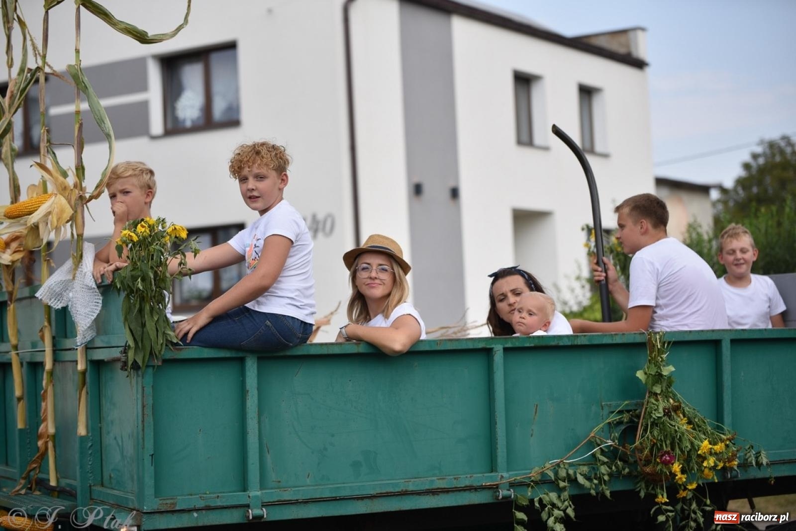 Zdjęcie w galerii na portalu naszraciborz.pl: Dożynki w Sudole – tradycja łącząca pokolenia [FOTO i WIDEO] wiadomości z regionu