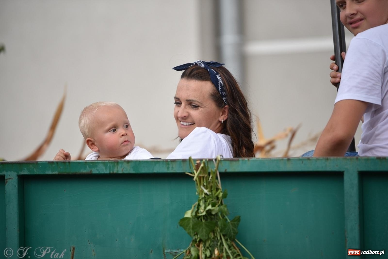 Zdjęcie w galerii na portalu naszraciborz.pl: Dożynki w Sudole – tradycja łącząca pokolenia [FOTO i WIDEO] wiadomości z regionu