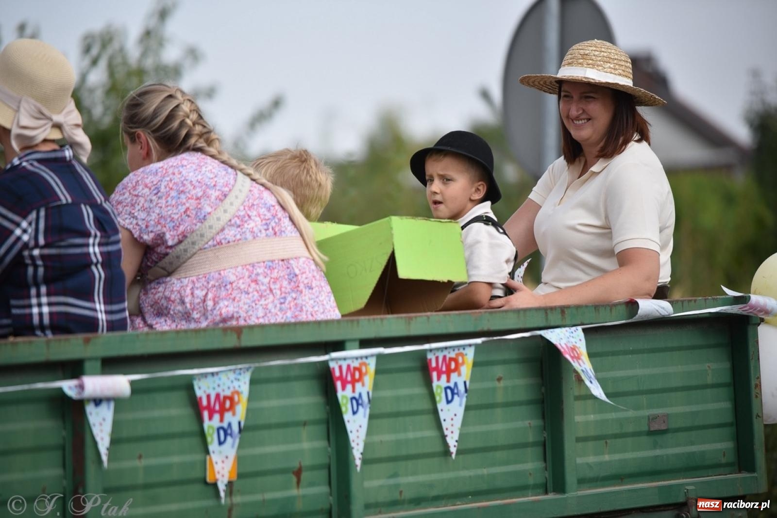 Zdjęcie w galerii na portalu naszraciborz.pl: Dożynki w Sudole – tradycja łącząca pokolenia [FOTO i WIDEO] wiadomości z regionu