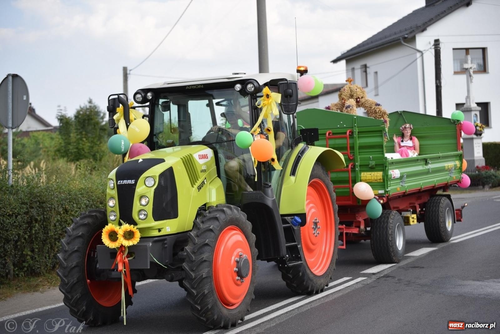 Zdjęcie w galerii na portalu naszraciborz.pl: Dożynki w Sudole – tradycja łącząca pokolenia [FOTO i WIDEO] wiadomości z regionu