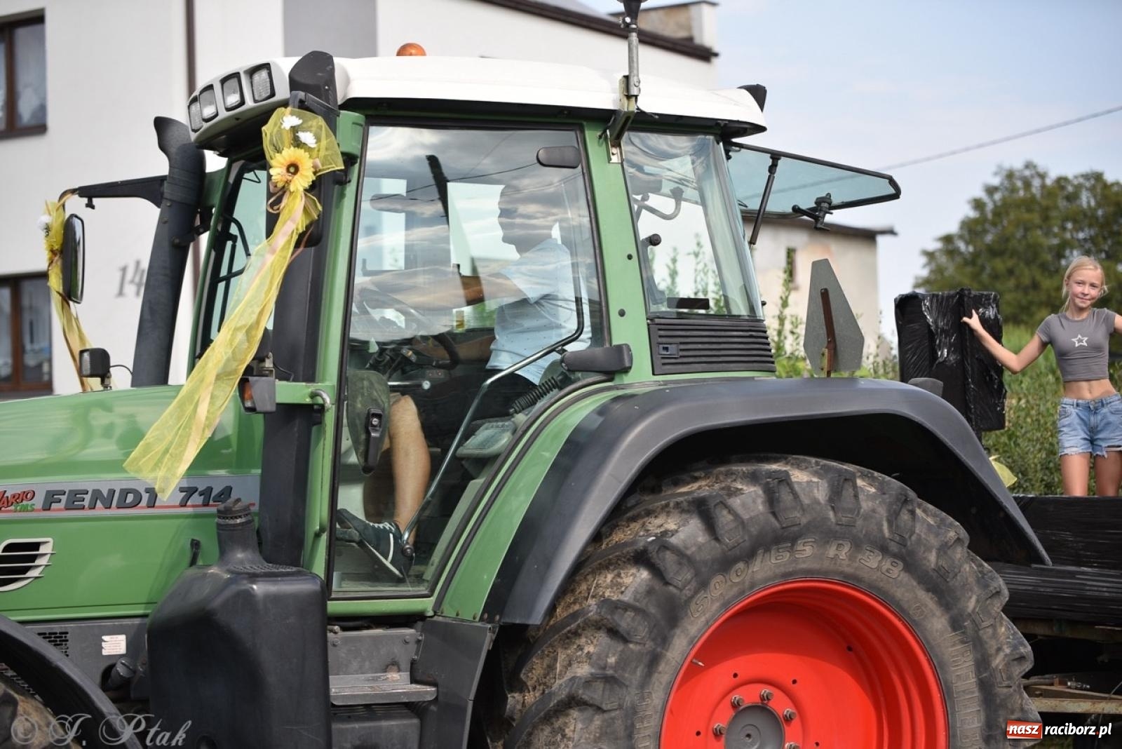 Zdjęcie w galerii na portalu naszraciborz.pl: Dożynki w Sudole – tradycja łącząca pokolenia [FOTO i WIDEO] wiadomości z regionu