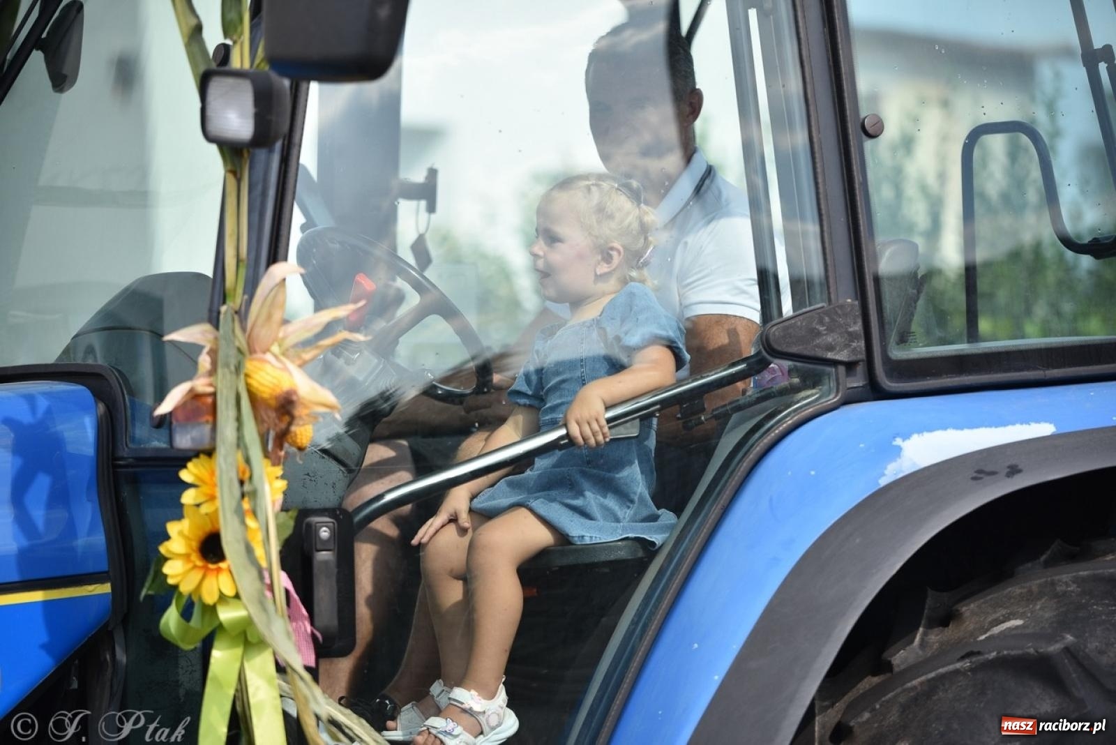 Zdjęcie w galerii na portalu naszraciborz.pl: Dożynki w Sudole – tradycja łącząca pokolenia [FOTO i WIDEO] wiadomości z regionu