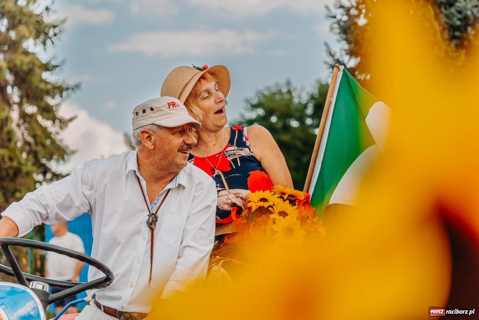 Zdjęcie w galerii na portalu naszraciborz.pl: Podróż w przeszłość mechanizacji rolnictwa. Dożynki sołecko-parafialne w Gamowie wiadomości z regionu
