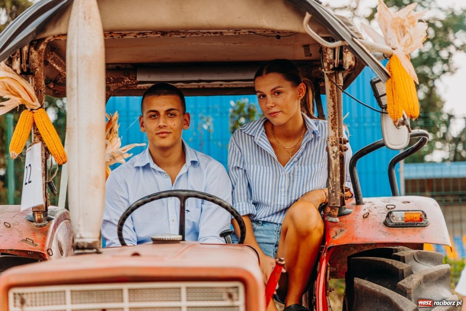 Zdjęcie w galerii na portalu naszraciborz.pl: Podróż w przeszłość mechanizacji rolnictwa. Dożynki sołecko-parafialne w Gamowie wiadomości z regionu