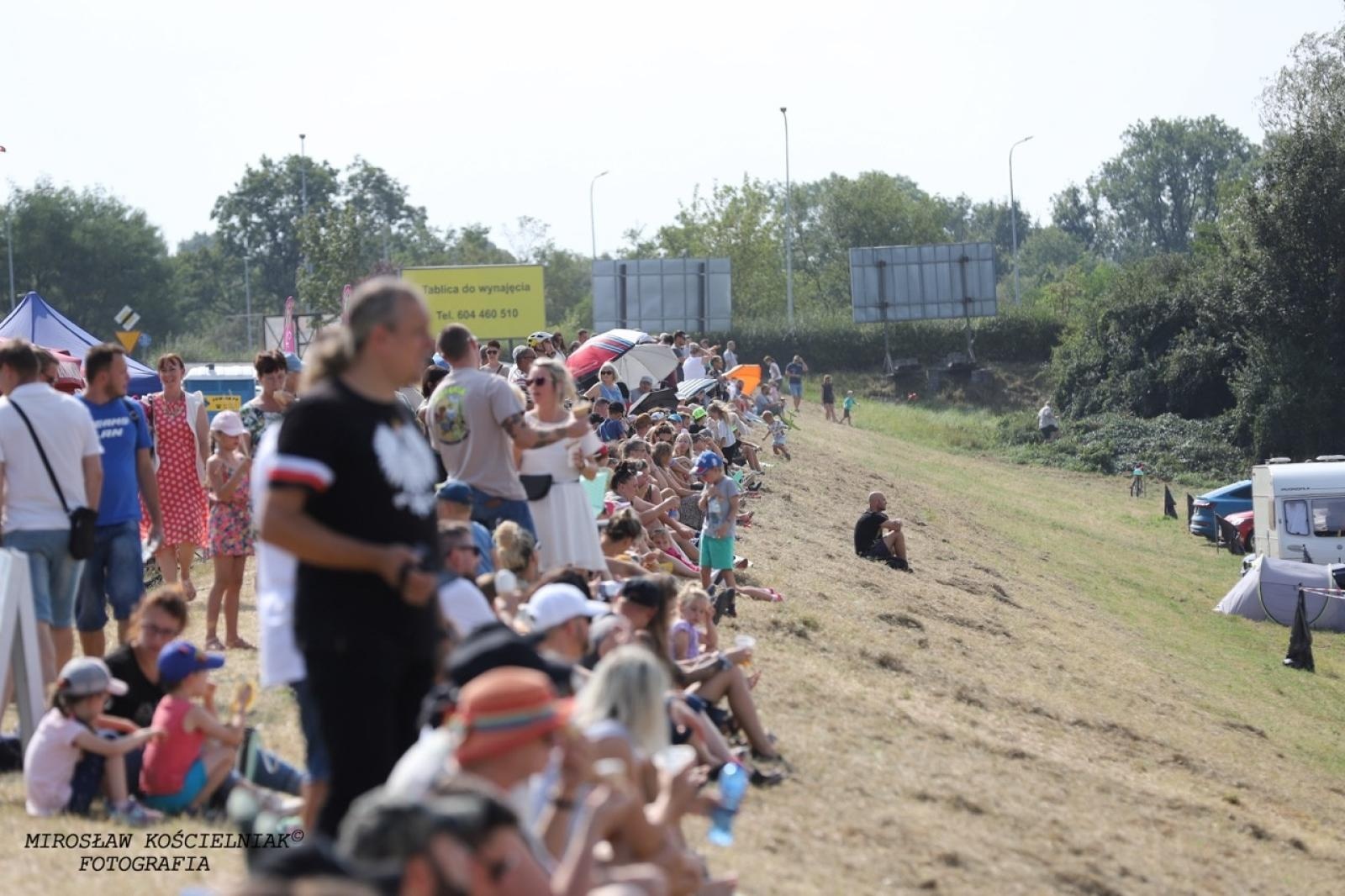 Zdjęcie w galerii na portalu naszraciborz.pl: Raciborskie air show hitem weekendu. Tłumy nad Ulgą wiadomości z regionu