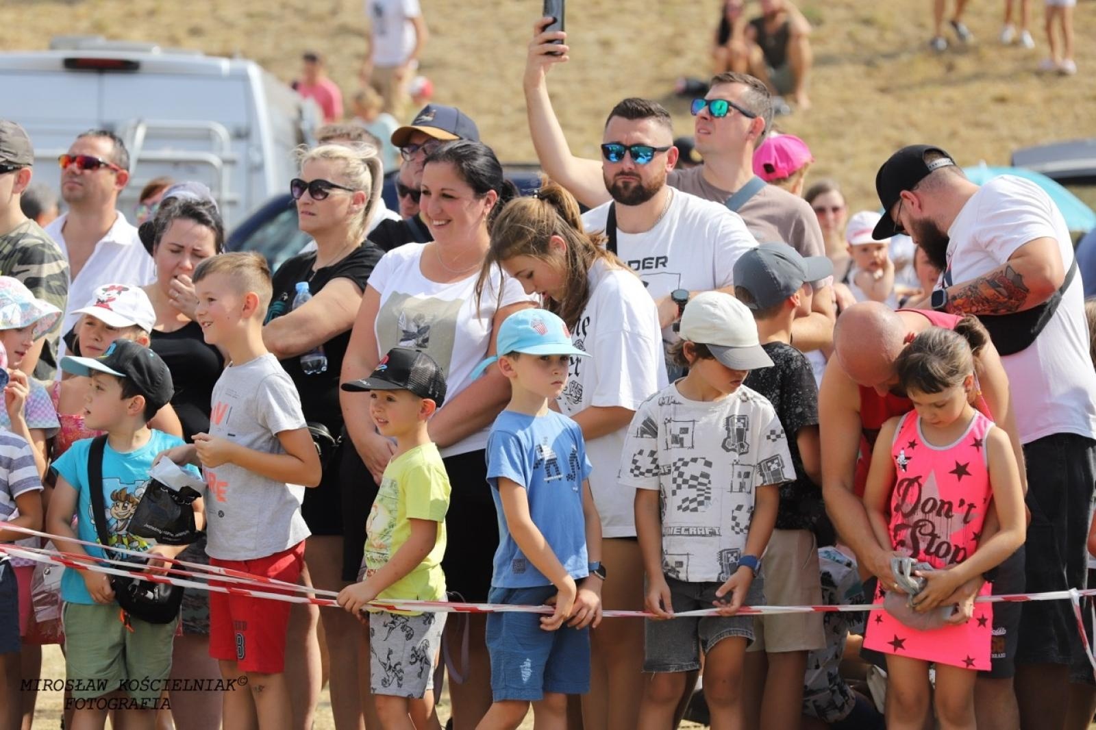 Zdjęcie w galerii na portalu naszraciborz.pl: Raciborskie air show hitem weekendu. Tłumy nad Ulgą wiadomości z regionu