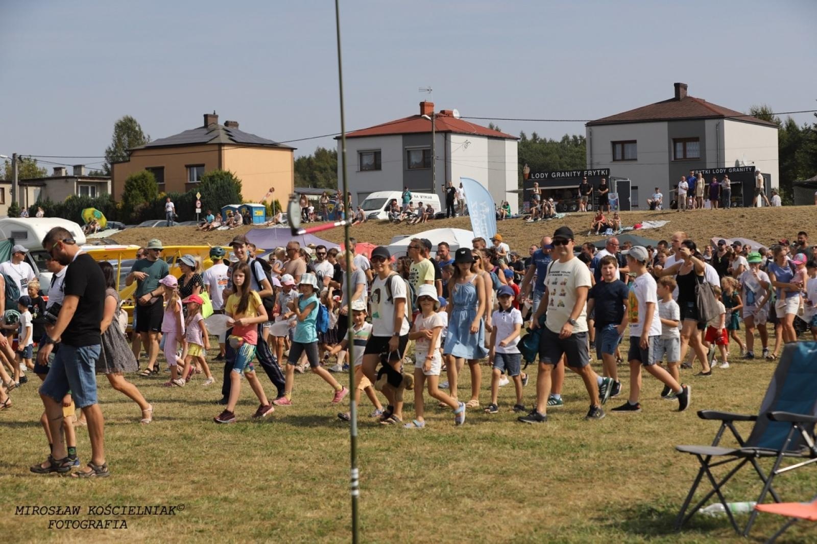 Zdjęcie w galerii na portalu naszraciborz.pl: Raciborskie air show hitem weekendu. Tłumy nad Ulgą wiadomości z regionu