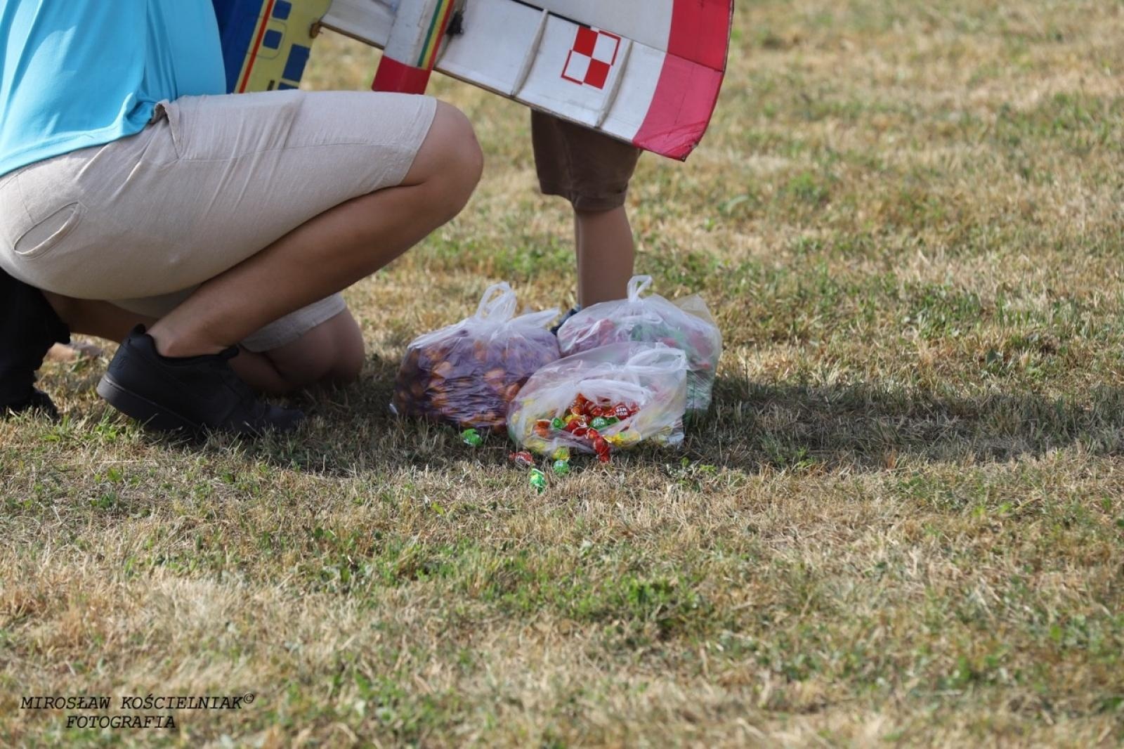 Zdjęcie w galerii na portalu naszraciborz.pl: Raciborskie air show hitem weekendu. Tłumy nad Ulgą wiadomości z regionu