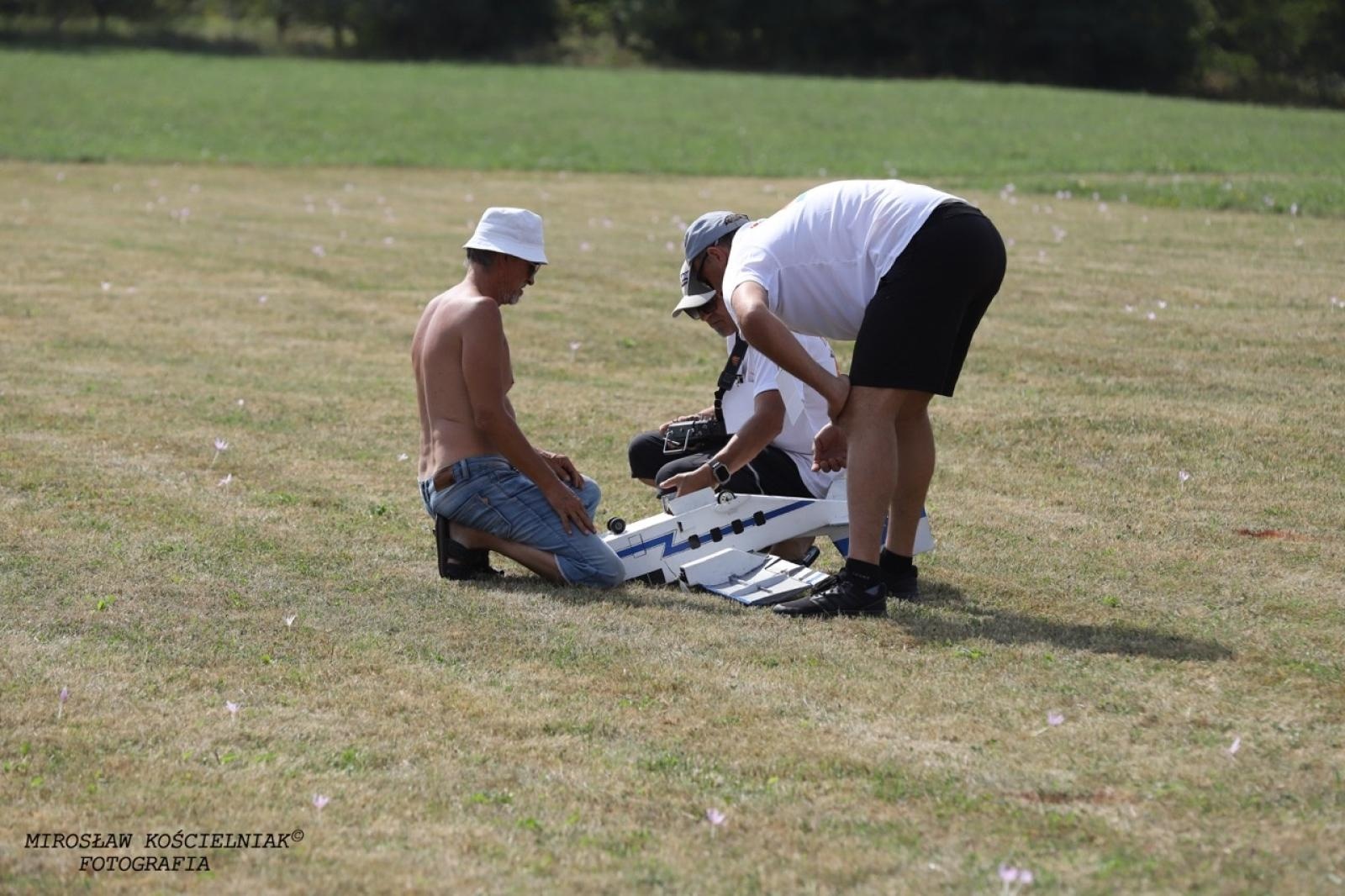 Zdjęcie w galerii na portalu naszraciborz.pl: Raciborskie air show hitem weekendu. Tłumy nad Ulgą wiadomości z regionu
