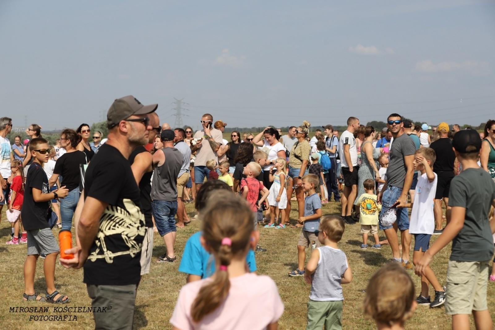 Zdjęcie w galerii na portalu naszraciborz.pl: Raciborskie air show hitem weekendu. Tłumy nad Ulgą wiadomości z regionu
