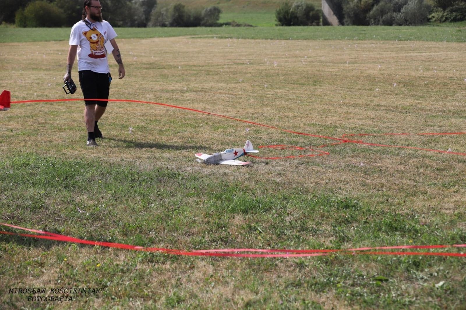 Zdjęcie w galerii na portalu naszraciborz.pl: Raciborskie air show hitem weekendu. Tłumy nad Ulgą wiadomości z regionu