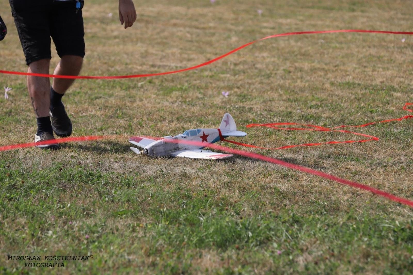 Zdjęcie w galerii na portalu naszraciborz.pl: Raciborskie air show hitem weekendu. Tłumy nad Ulgą wiadomości z regionu