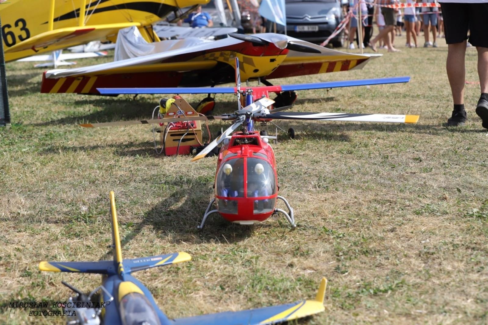 Zdjęcie w galerii na portalu naszraciborz.pl: Raciborskie air show hitem weekendu. Tłumy nad Ulgą wiadomości z regionu