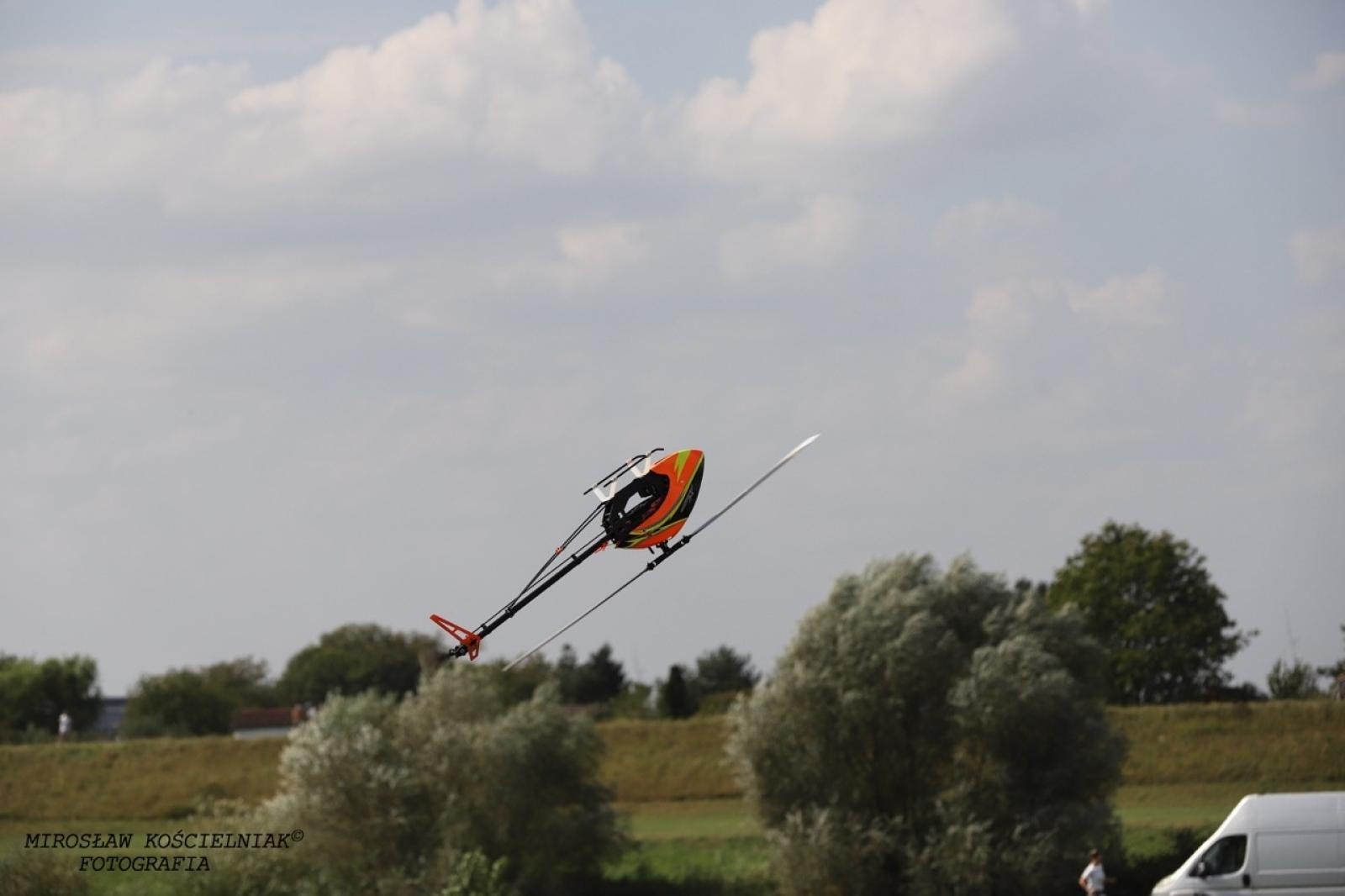 Zdjęcie w galerii na portalu naszraciborz.pl: Raciborskie air show hitem weekendu. Tłumy nad Ulgą wiadomości z regionu