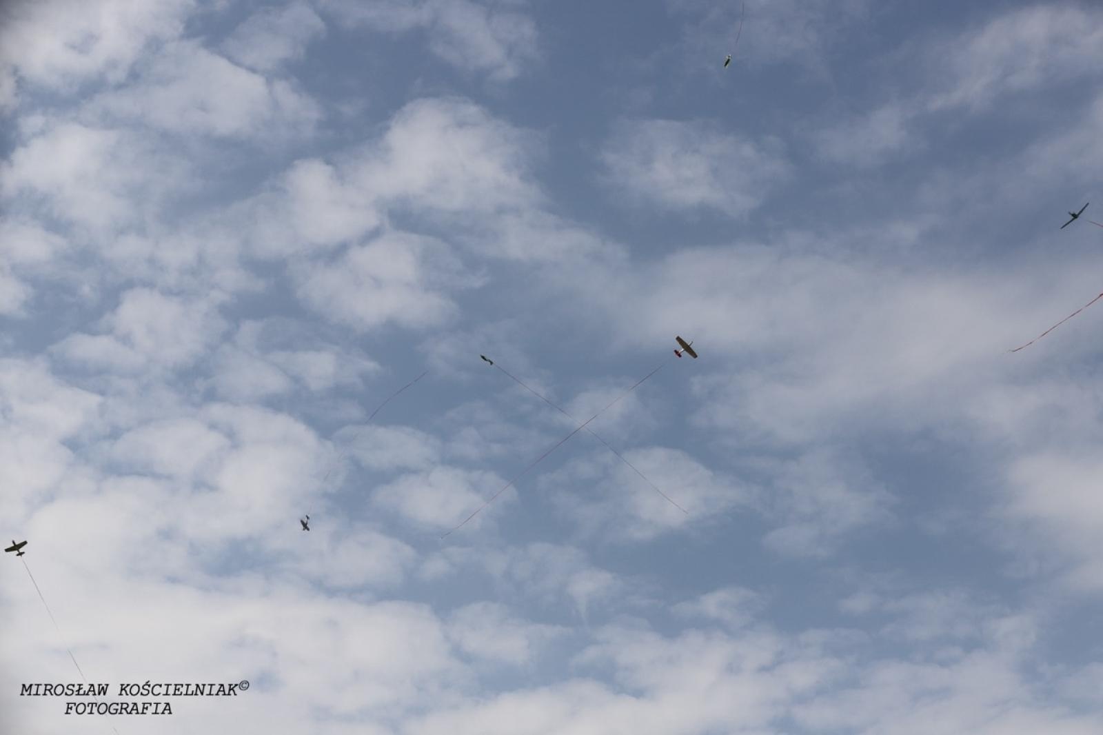 Zdjęcie w galerii na portalu naszraciborz.pl: Raciborskie air show hitem weekendu. Tłumy nad Ulgą wiadomości z regionu