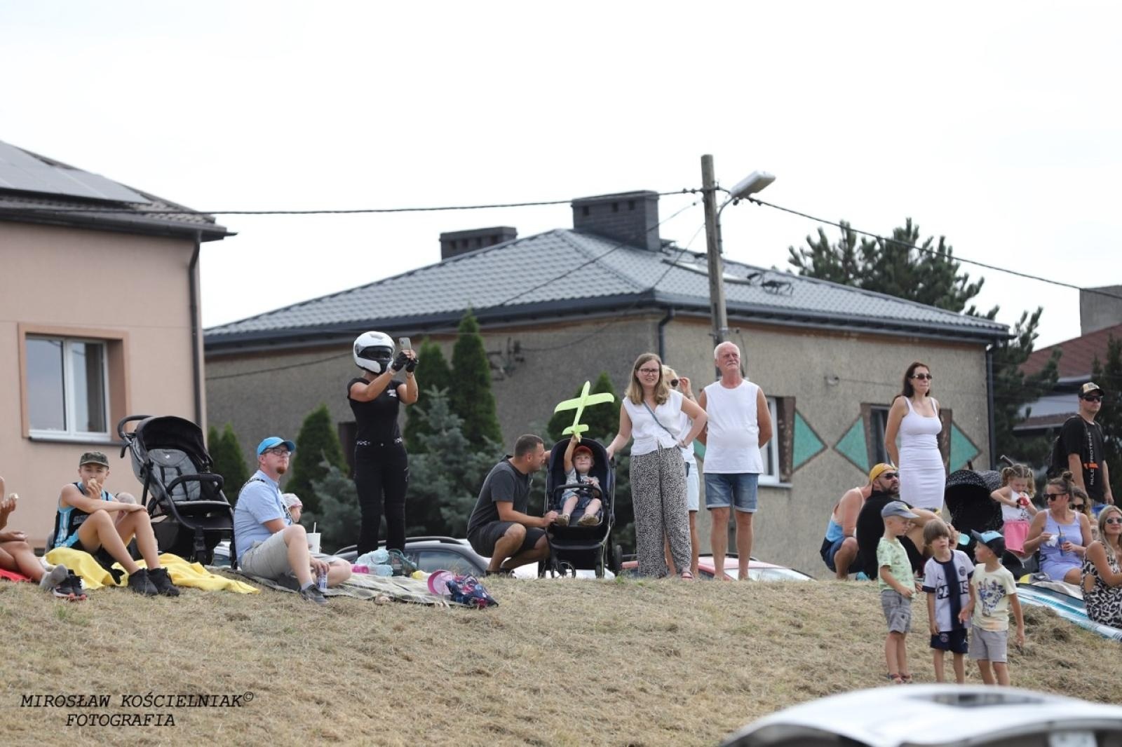 Zdjęcie w galerii na portalu naszraciborz.pl: Raciborskie air show hitem weekendu. Tłumy nad Ulgą wiadomości z regionu