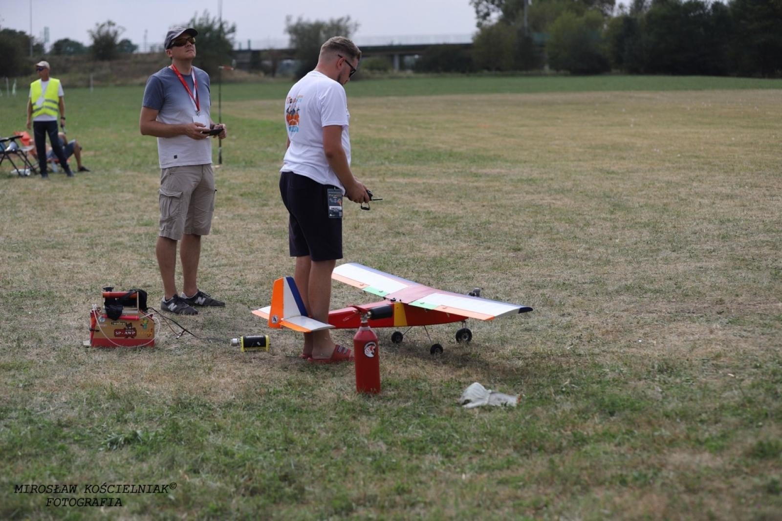 Zdjęcie w galerii na portalu naszraciborz.pl: Raciborskie air show hitem weekendu. Tłumy nad Ulgą wiadomości z regionu