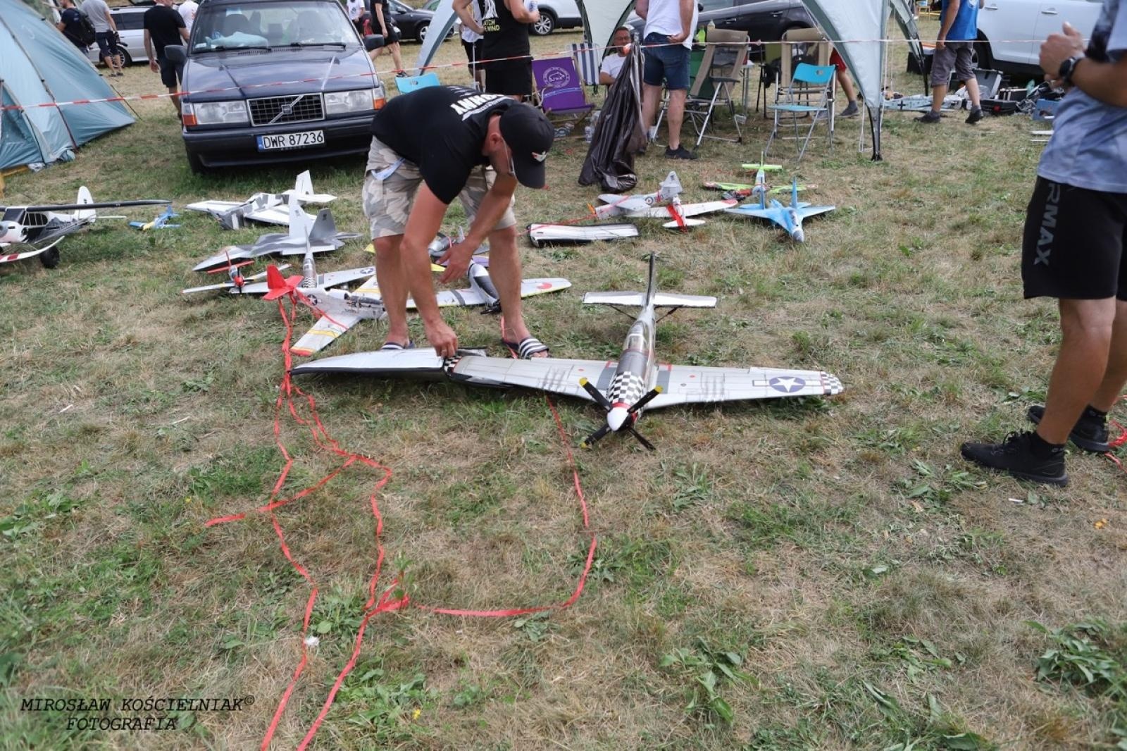 Zdjęcie w galerii na portalu naszraciborz.pl: Raciborskie air show hitem weekendu. Tłumy nad Ulgą wiadomości z regionu