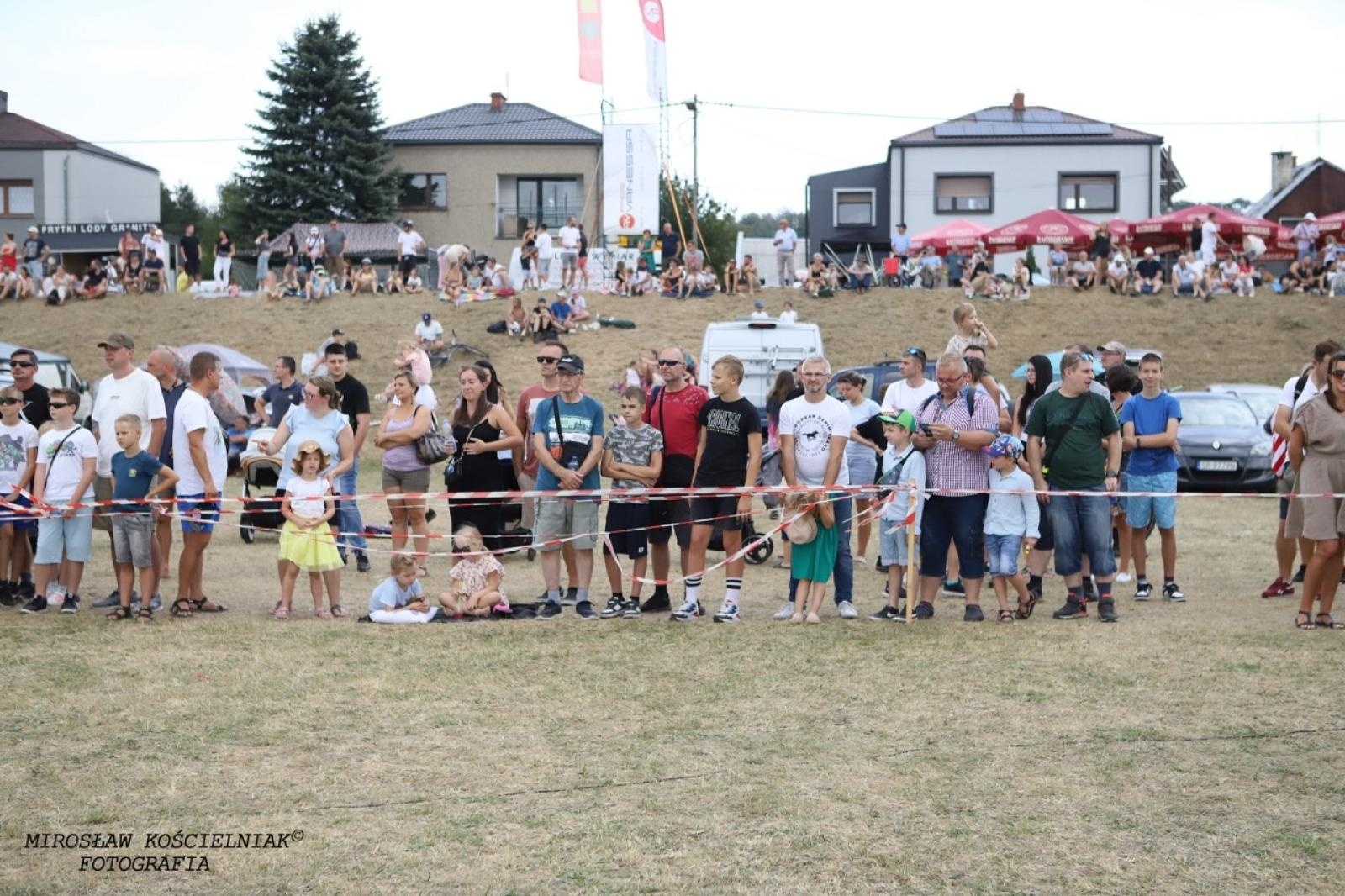 Zdjęcie w galerii na portalu naszraciborz.pl: Raciborskie air show hitem weekendu. Tłumy nad Ulgą wiadomości z regionu