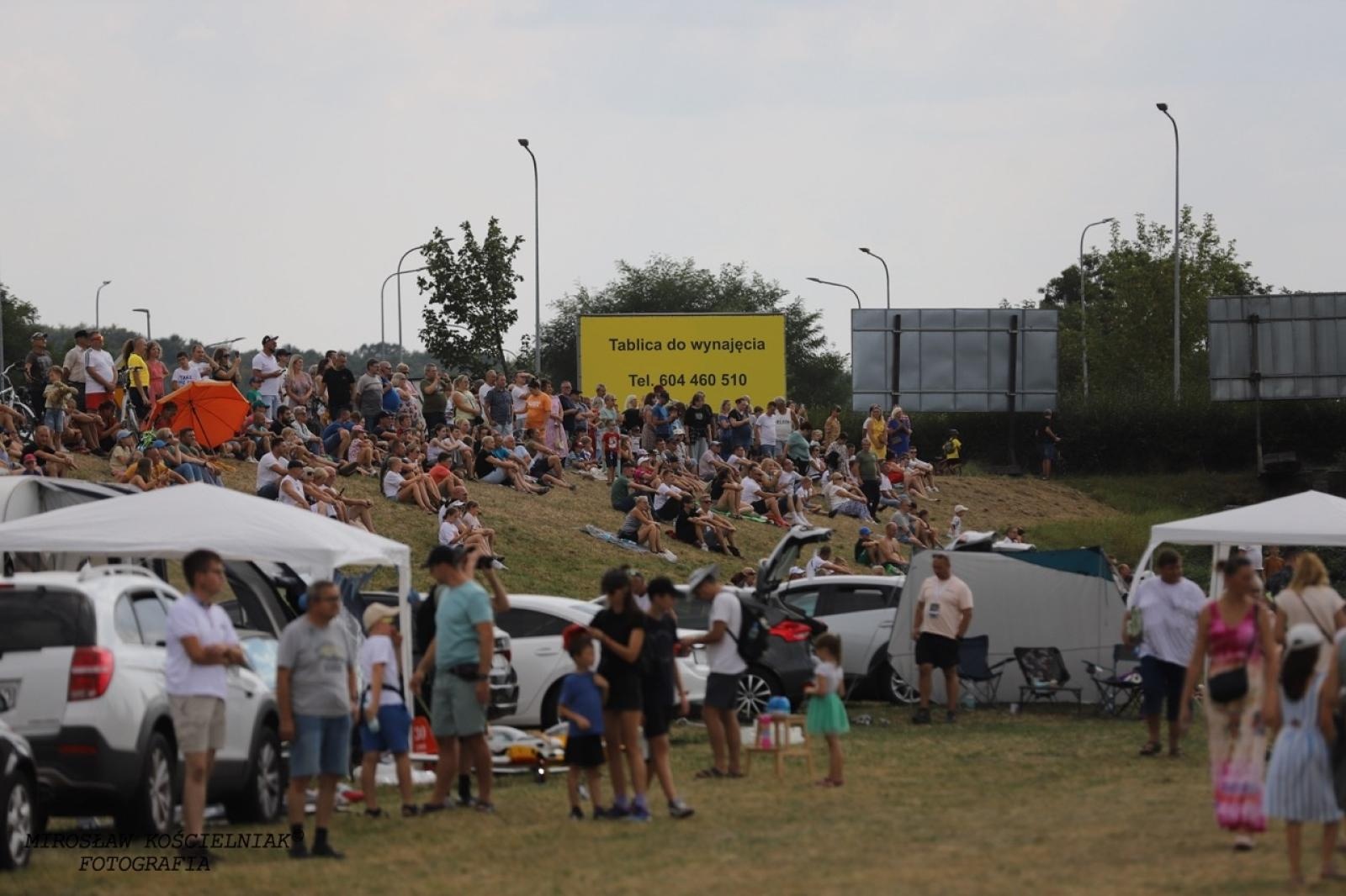 Zdjęcie w galerii na portalu naszraciborz.pl: Raciborskie air show hitem weekendu. Tłumy nad Ulgą wiadomości z regionu