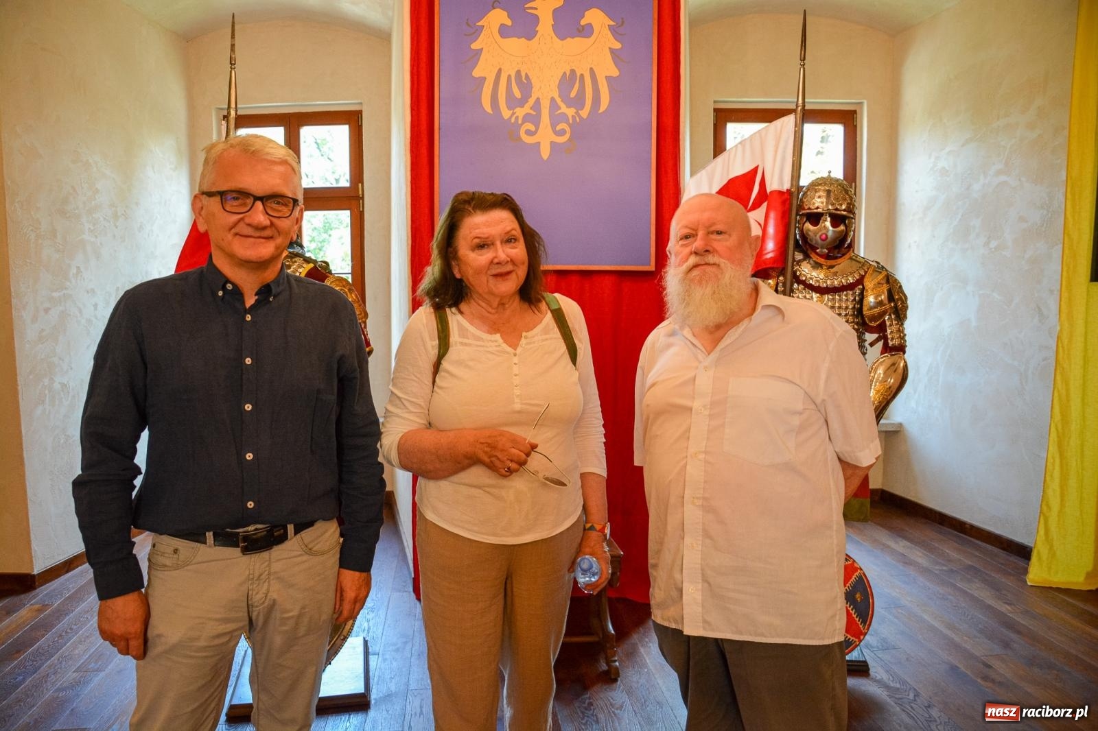 Zdjęcie w galerii na portalu naszraciborz.pl: Języka nie trzeba strzec ani hołubić - trzeba go po prostu lubić. Profesor Bralczyk w Raciborzu wiadomości z regionu