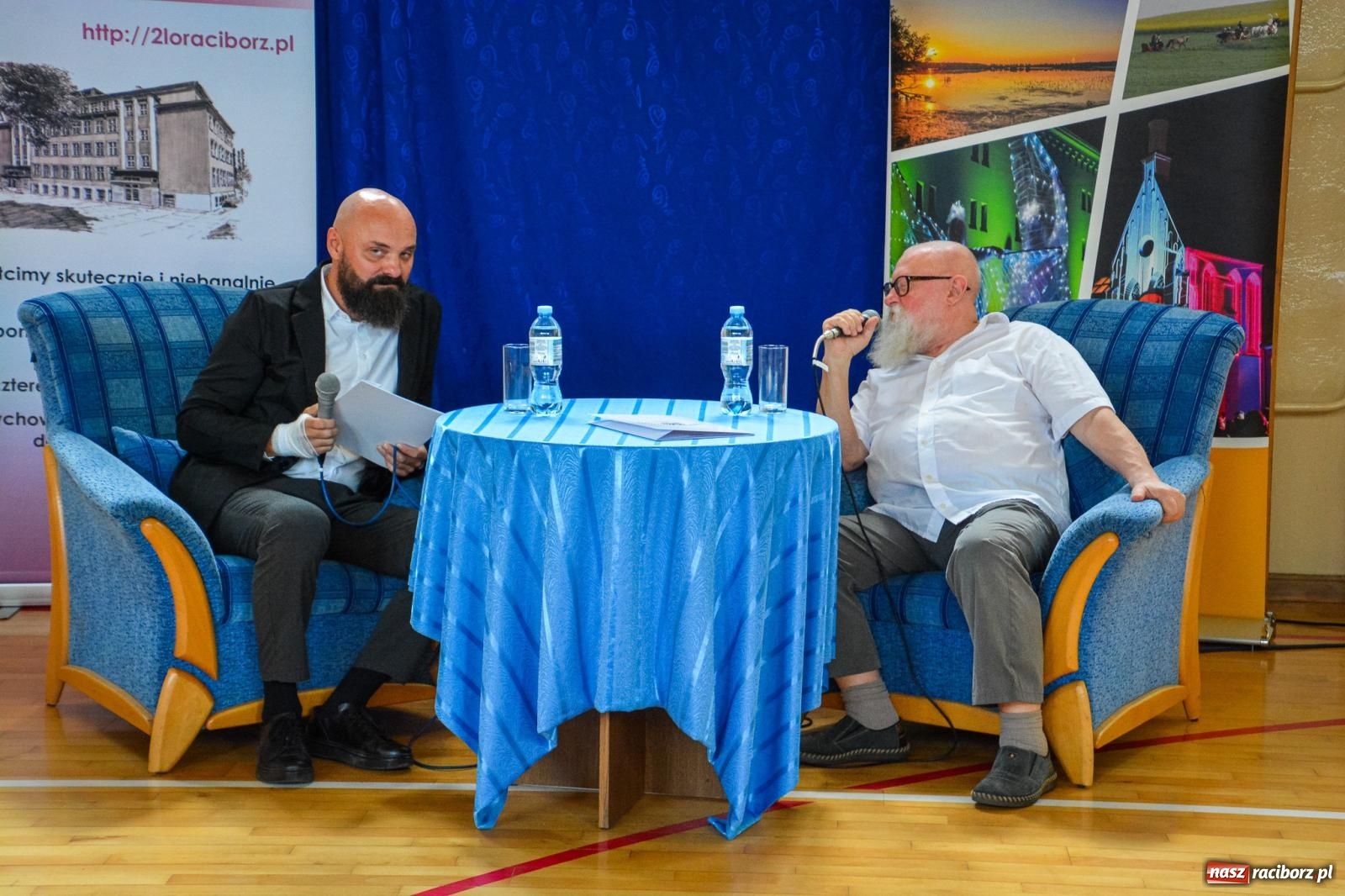 Zdjęcie w galerii na portalu naszraciborz.pl: Języka nie trzeba strzec ani hołubić - trzeba go po prostu lubić. Profesor Bralczyk w Raciborzu wiadomości z regionu