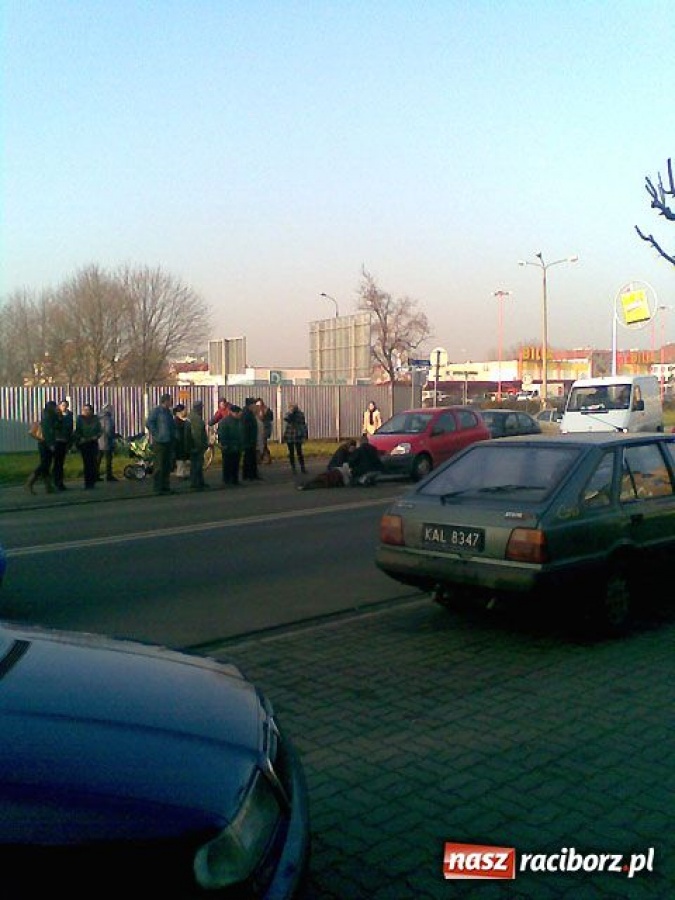 Zdjęcie w galerii na portalu naszraciborz.pl: Znów groźne potrącenie pieszej wiadomości z regionu