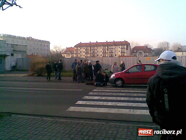 Zdjęcie w galerii na portalu naszraciborz.pl: Znów groźne potrącenie pieszej wiadomości z regionu