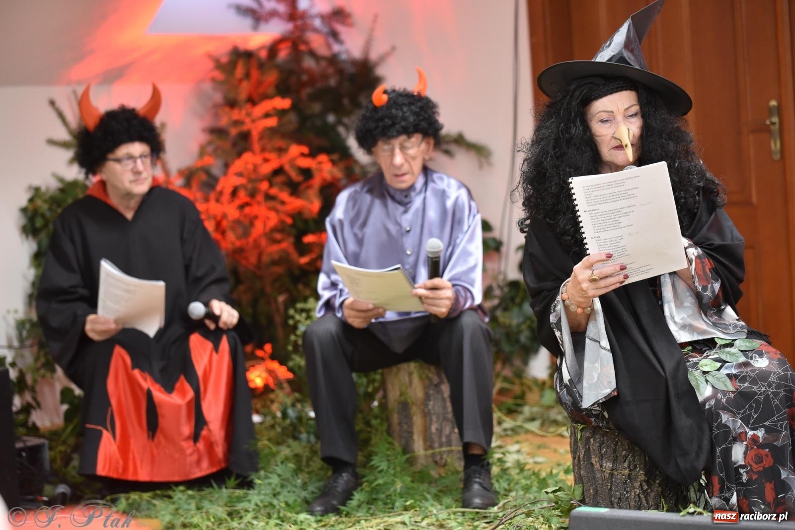 Zdjęcie w galerii na portalu naszraciborz.pl: Kordian bohaterem. Narodowe czytanie na Zamku Piastowskim wiadomości z regionu