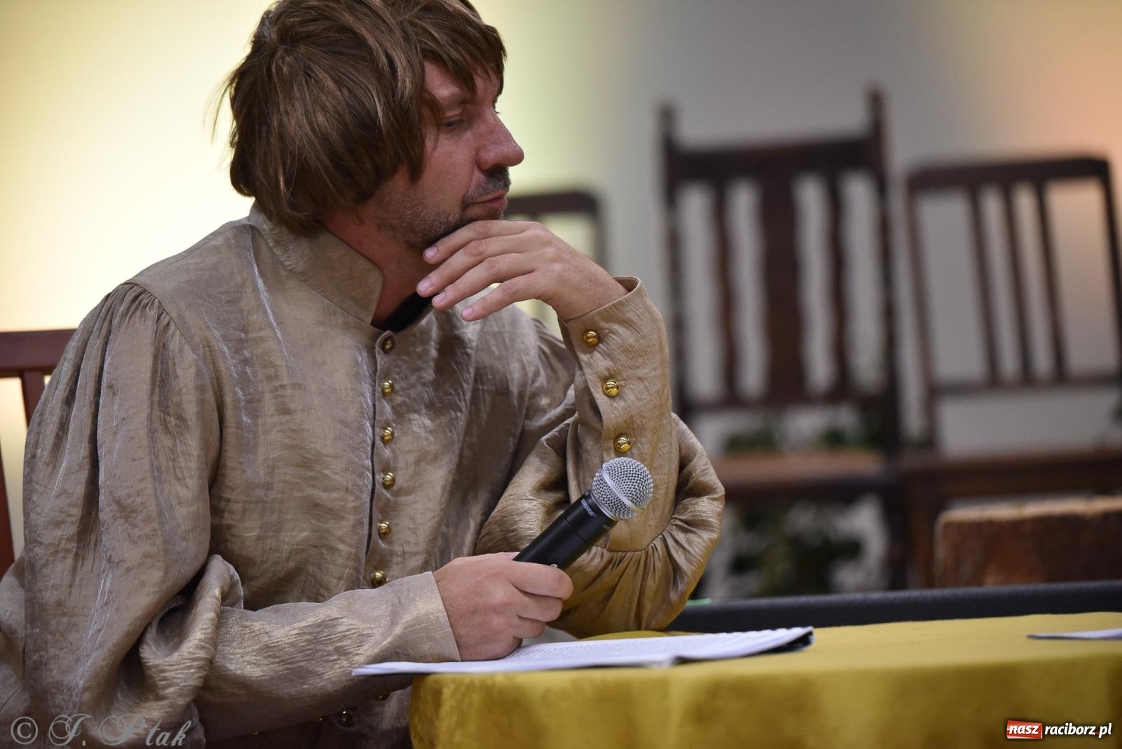 Zdjęcie w galerii na portalu naszraciborz.pl: Kordian bohaterem. Narodowe czytanie na Zamku Piastowskim wiadomości z regionu