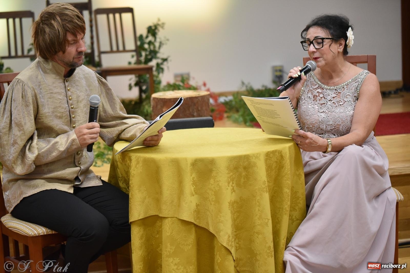 Zdjęcie w galerii na portalu naszraciborz.pl: Kordian bohaterem. Narodowe czytanie na Zamku Piastowskim wiadomości z regionu