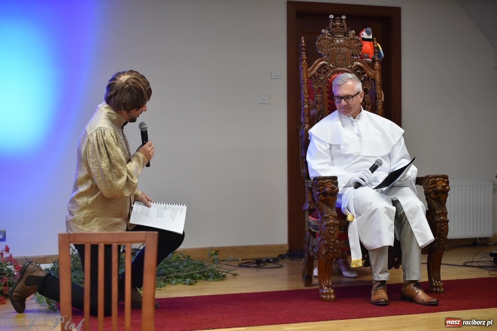 Zdjęcie w galerii na portalu naszraciborz.pl: Kordian bohaterem. Narodowe czytanie na Zamku Piastowskim wiadomości z regionu