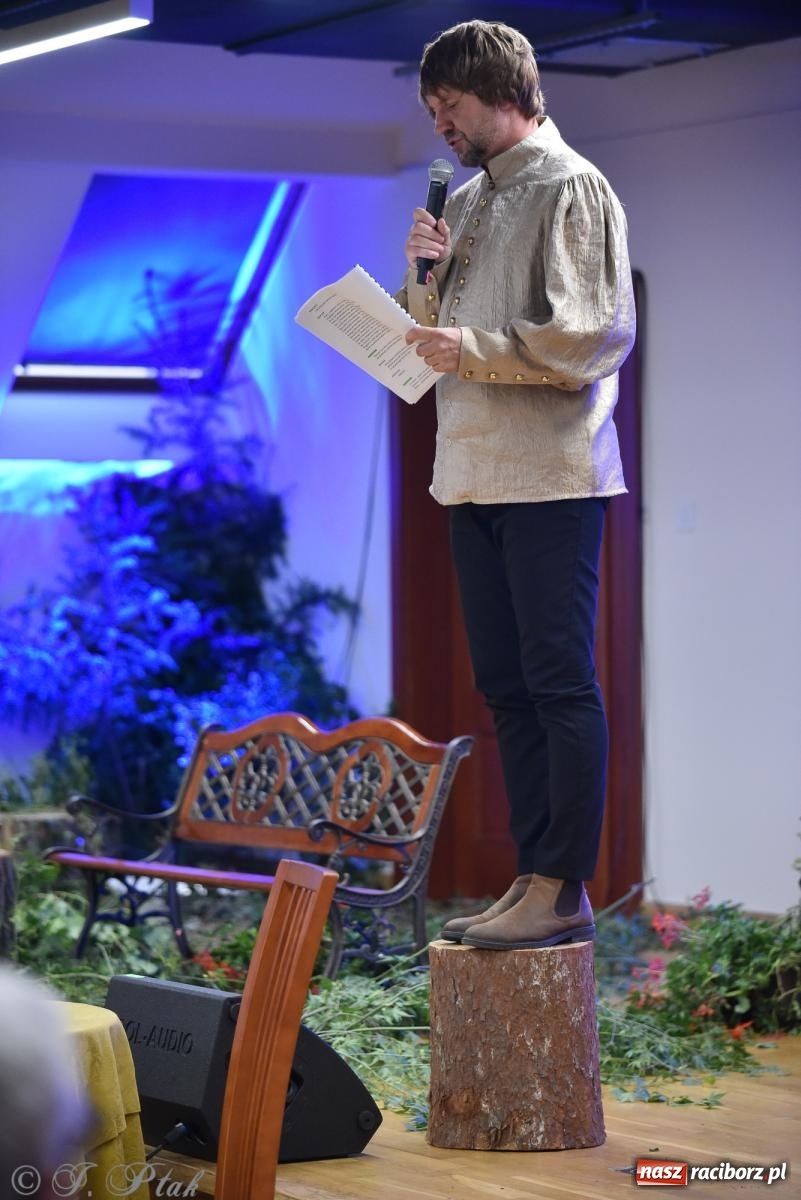 Zdjęcie w galerii na portalu naszraciborz.pl: Kordian bohaterem. Narodowe czytanie na Zamku Piastowskim wiadomości z regionu