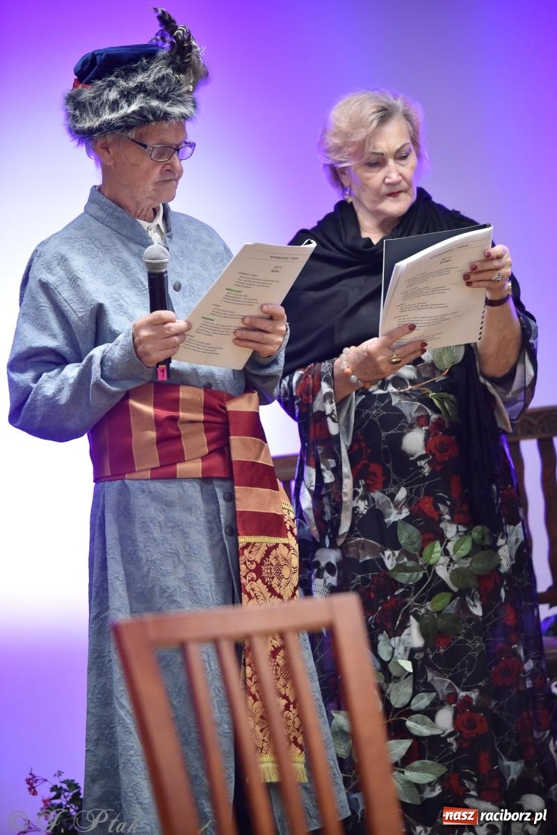 Zdjęcie w galerii na portalu naszraciborz.pl: Kordian bohaterem. Narodowe czytanie na Zamku Piastowskim wiadomości z regionu