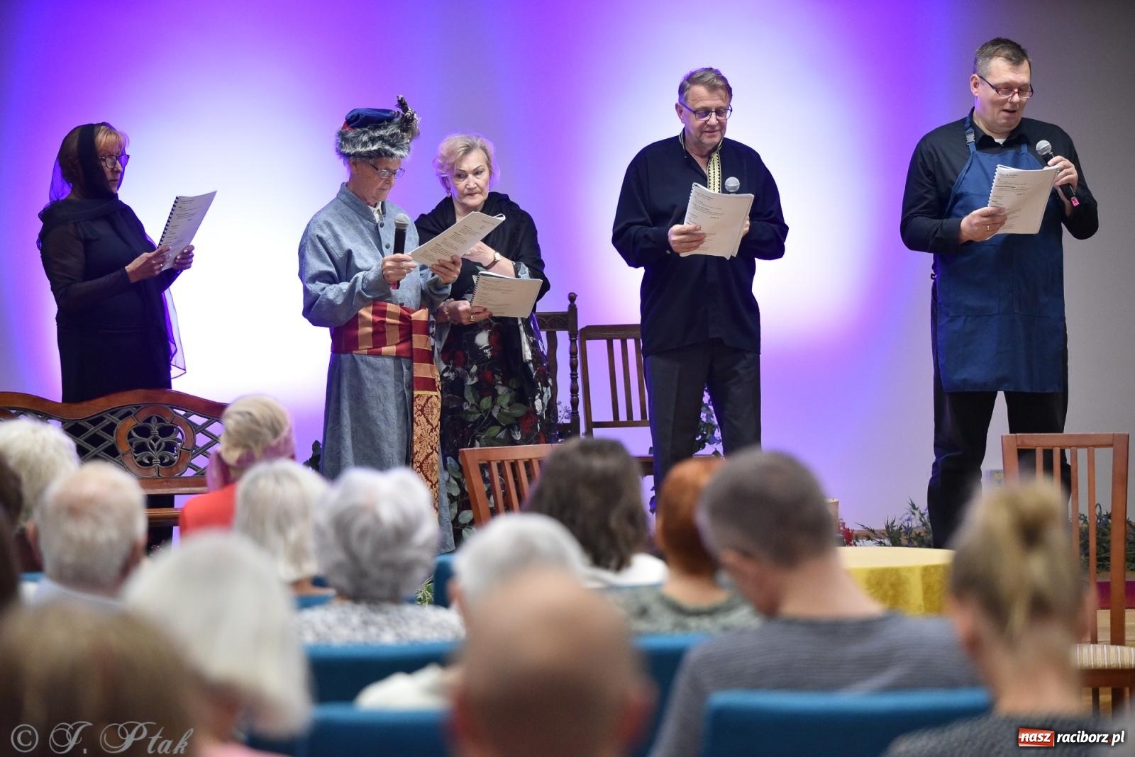 Zdjęcie w galerii na portalu naszraciborz.pl: Kordian bohaterem. Narodowe czytanie na Zamku Piastowskim wiadomości z regionu