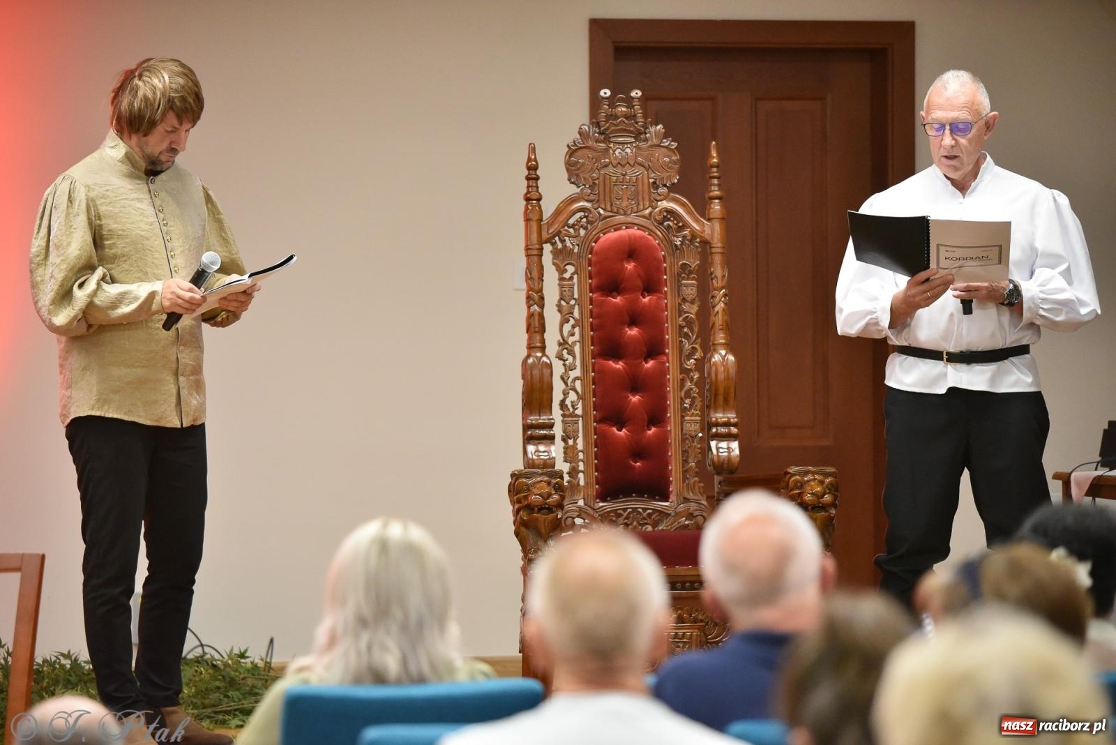 Zdjęcie w galerii na portalu naszraciborz.pl: Kordian bohaterem. Narodowe czytanie na Zamku Piastowskim wiadomości z regionu