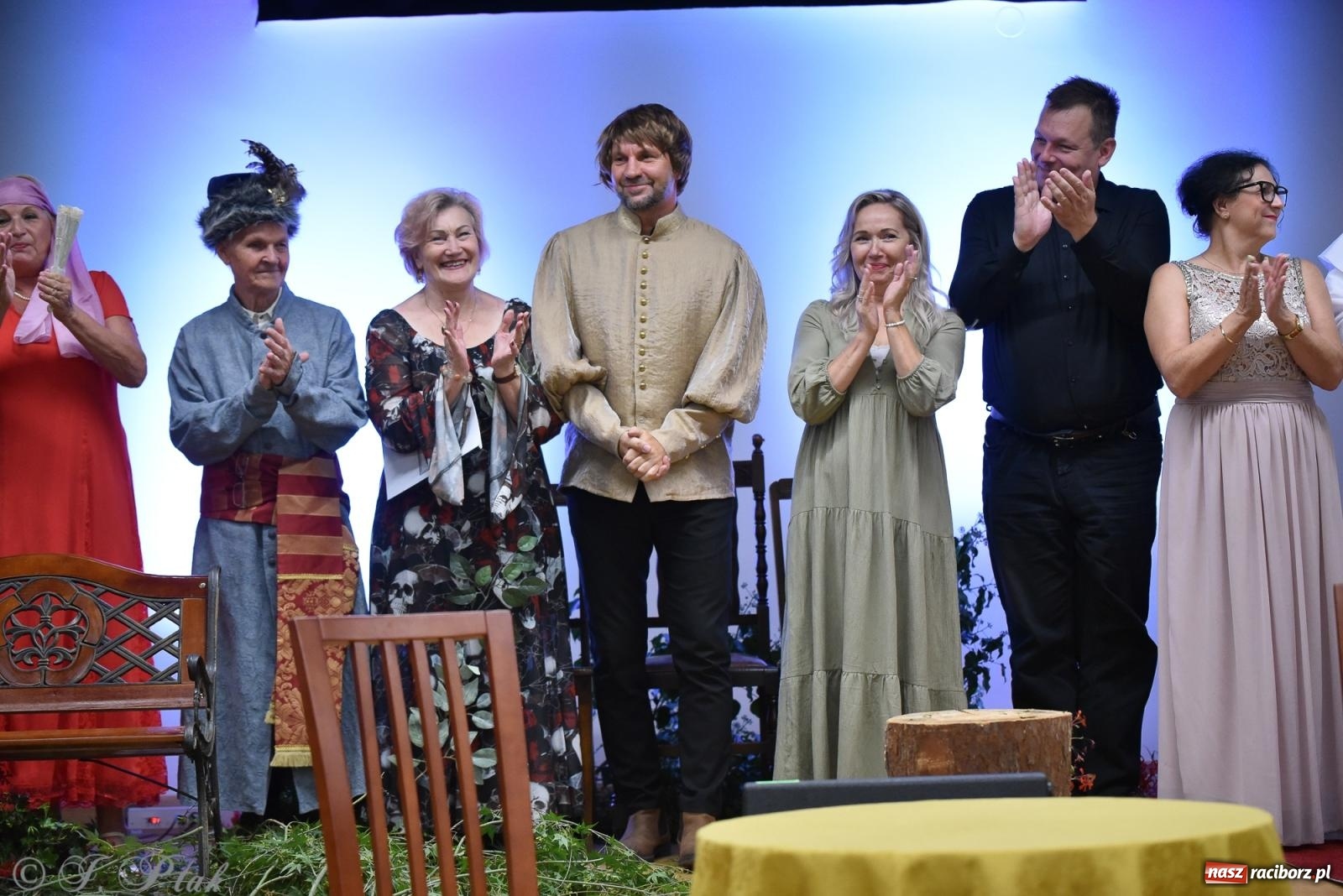 Zdjęcie w galerii na portalu naszraciborz.pl: Kordian bohaterem. Narodowe czytanie na Zamku Piastowskim wiadomości z regionu