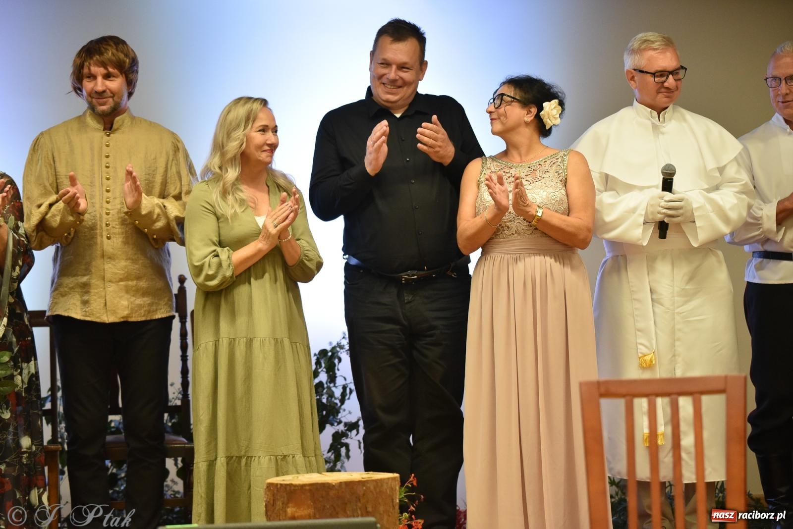 Zdjęcie w galerii na portalu naszraciborz.pl: Kordian bohaterem. Narodowe czytanie na Zamku Piastowskim wiadomości z regionu