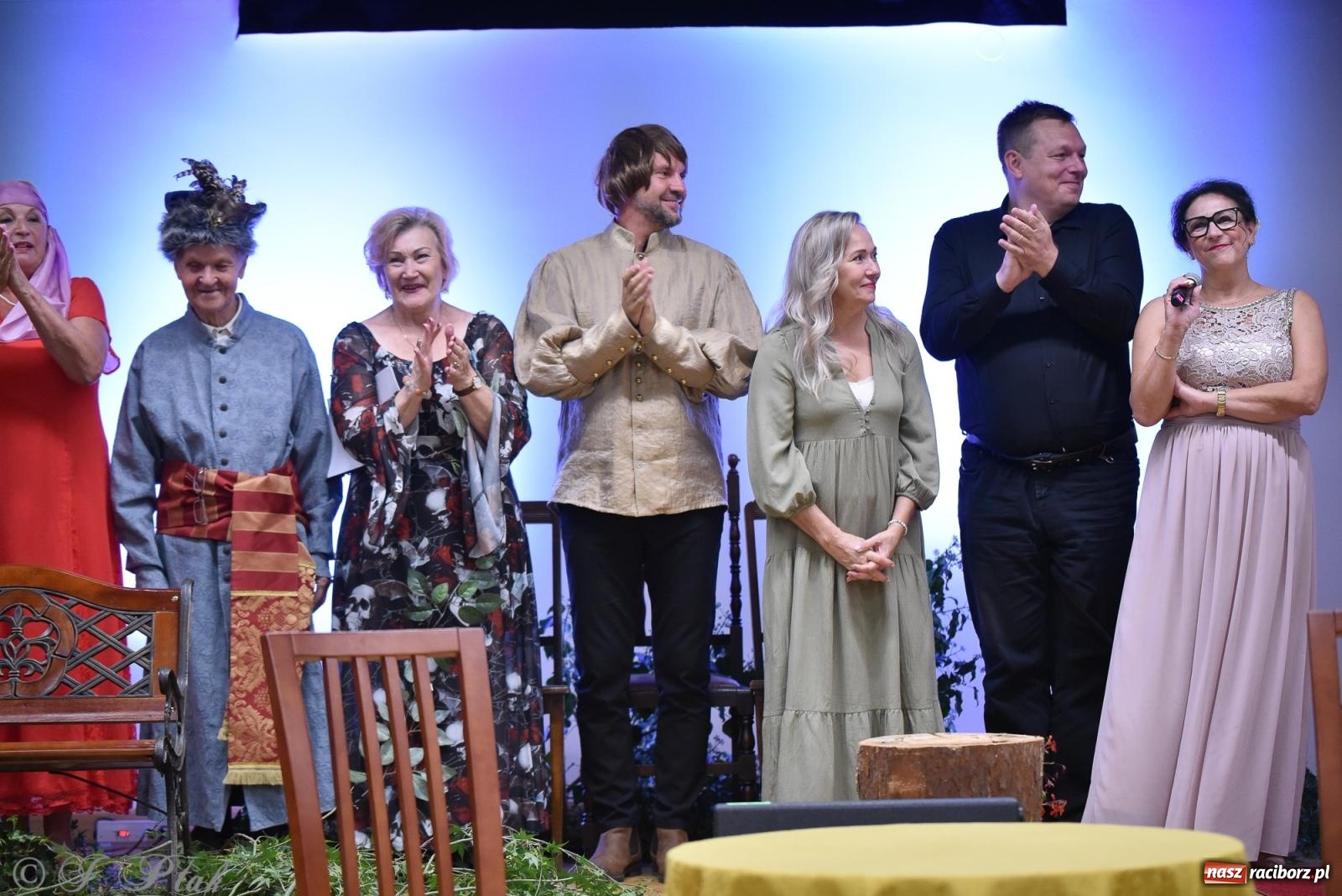 Zdjęcie w galerii na portalu naszraciborz.pl: Kordian bohaterem. Narodowe czytanie na Zamku Piastowskim wiadomości z regionu